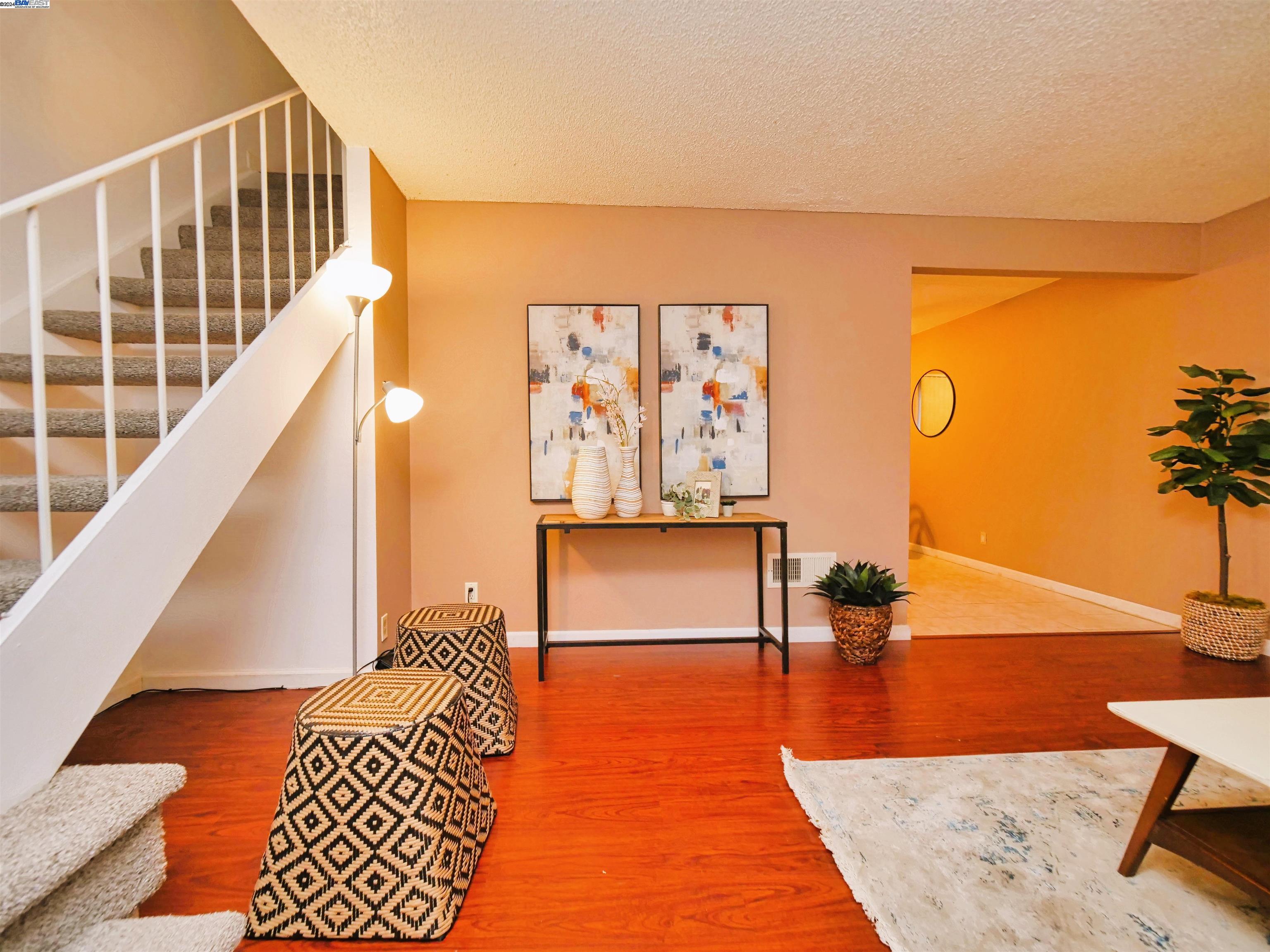 Detail Gallery Image 7 of 34 For 27561 Stromberg Ct, Hayward,  CA 94545 - 2 Beds | 1/1 Baths