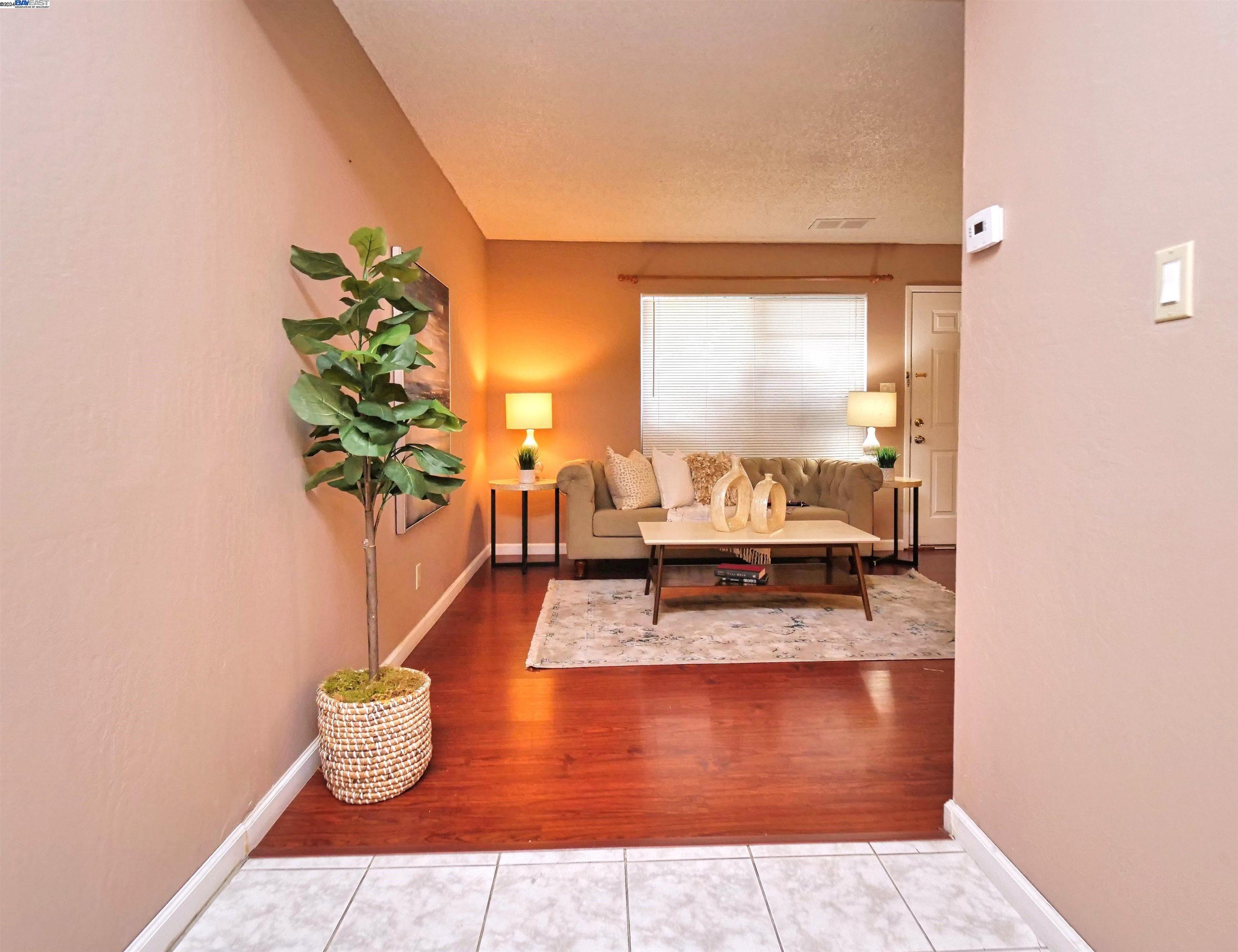 Detail Gallery Image 8 of 34 For 27561 Stromberg Ct, Hayward,  CA 94545 - 2 Beds | 1/1 Baths