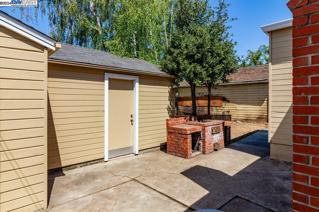Detail Gallery Image 33 of 37 For 324 Marlow Dr, Oakland,  CA 94605 - 3 Beds | 2/1 Baths
