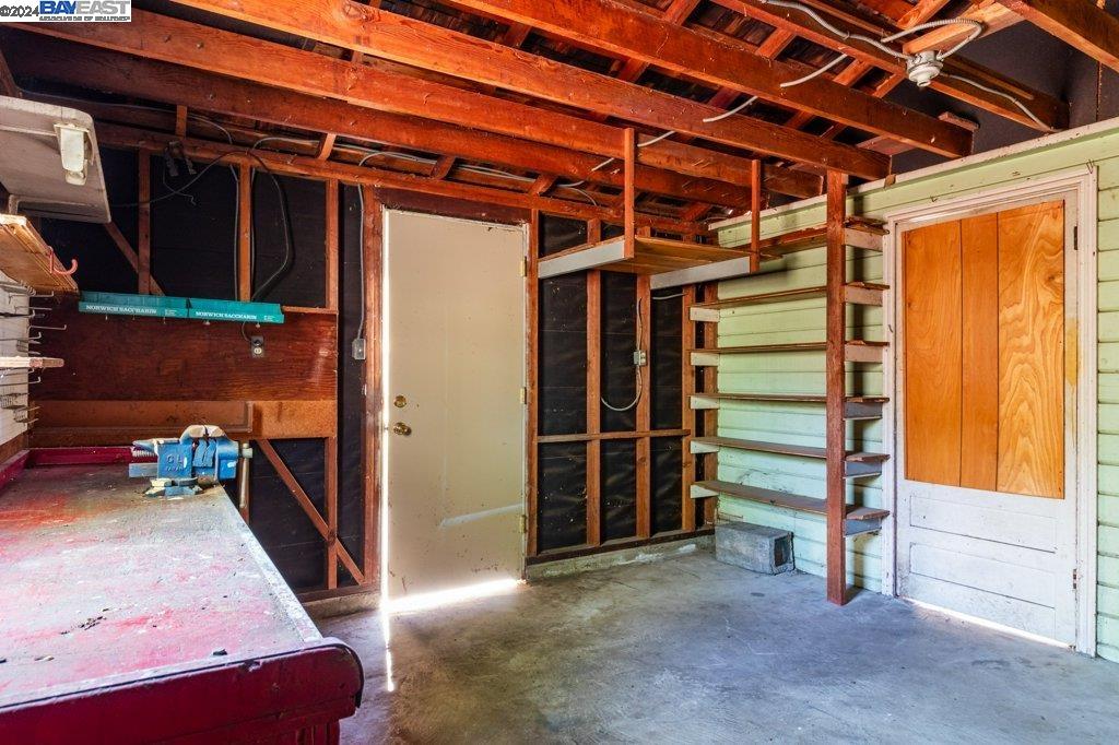 Detail Gallery Image 35 of 37 For 324 Marlow Dr, Oakland,  CA 94605 - 3 Beds | 2/1 Baths