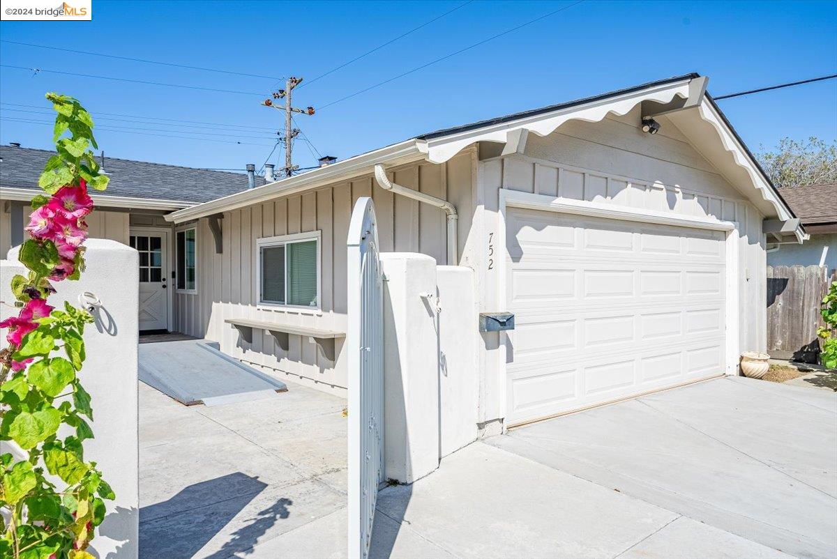 Detail Gallery Image 11 of 60 For 752 W Acacia St, Salinas,  CA 93901 - 3 Beds | 2 Baths