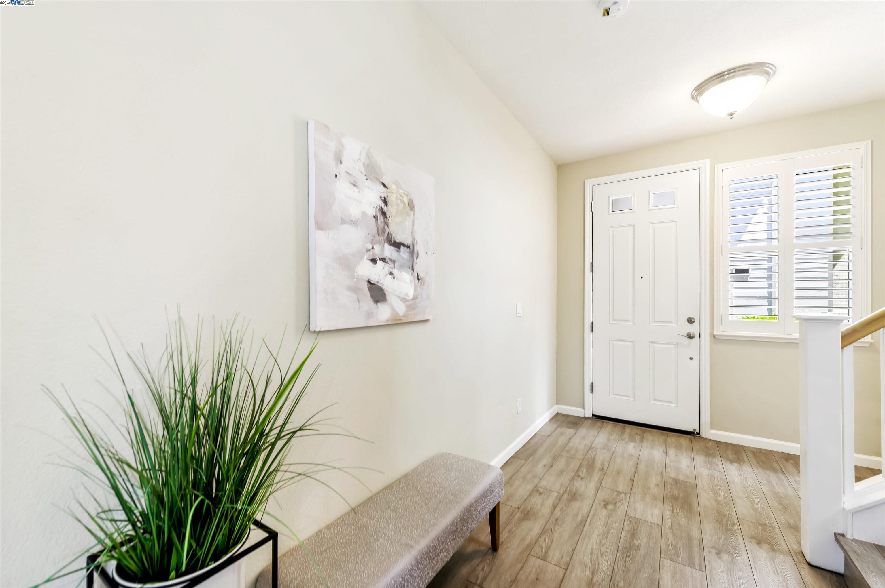 Detail Gallery Image 2 of 35 For 1305 Tapestry Ln, Concord,  CA 94520 - 4 Beds | 2/1 Baths
