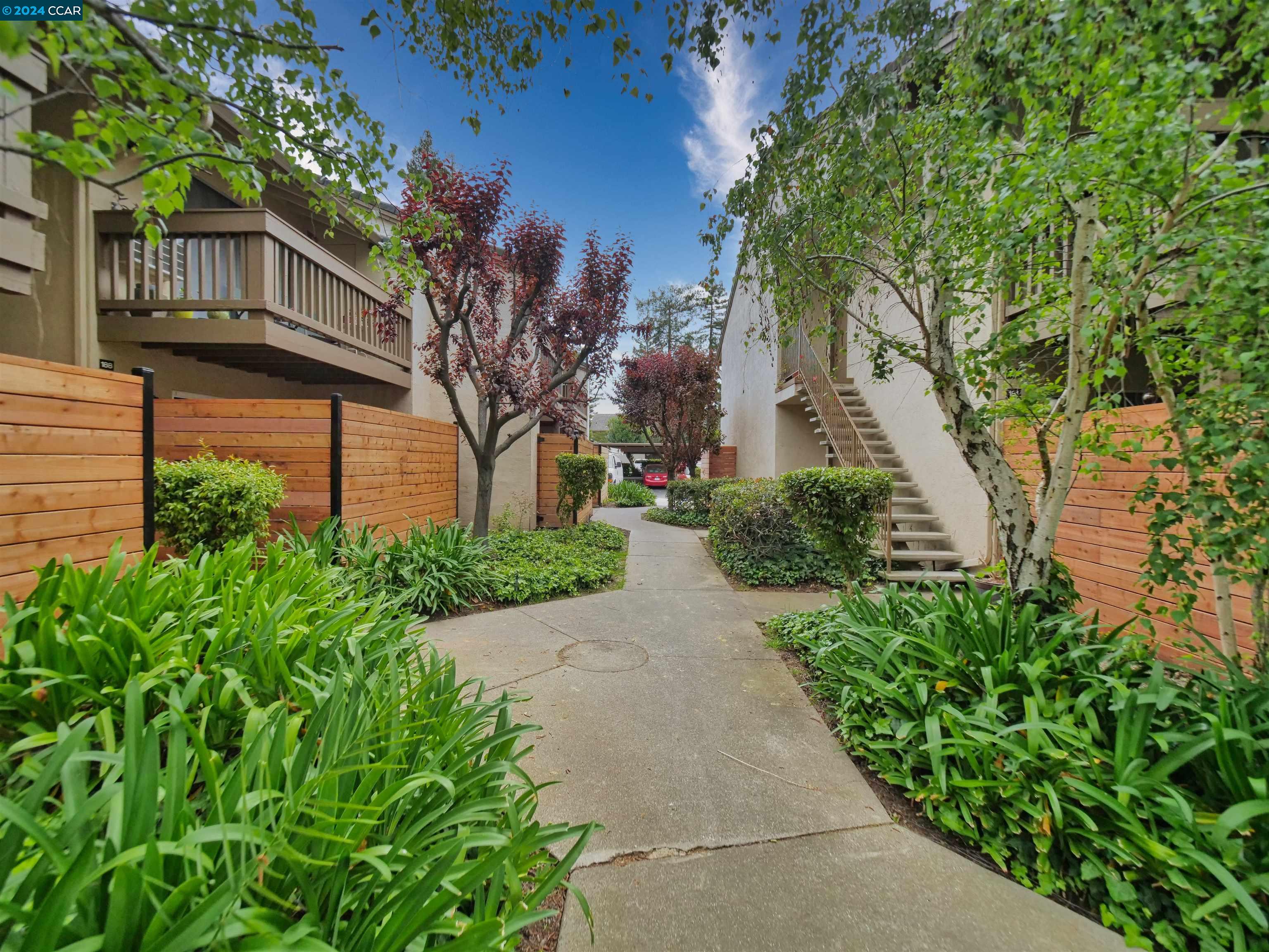 Detail Gallery Image 3 of 60 For 2742 Oak Road #189,  Walnut Creek,  CA 94597-2834 - 1 Beds | 1 Baths