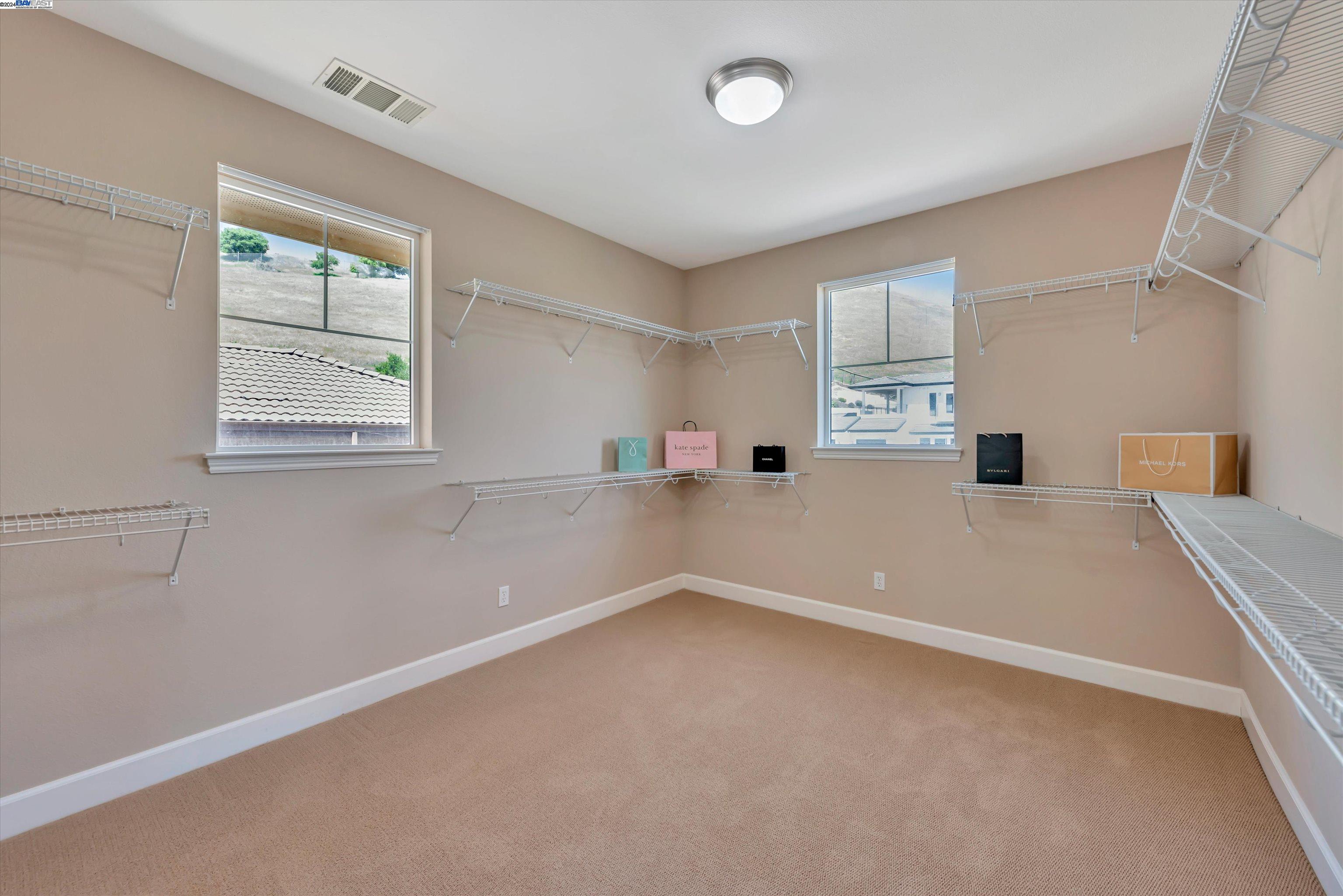 Detail Gallery Image 22 of 37 For 29941 Bello View Pl, Hayward,  CA 94544 - 4 Beds | 3/1 Baths