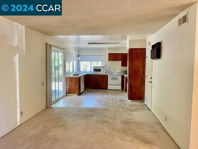 Detail Gallery Image 5 of 18 For 2765 Minert Rd, Concord,  CA 94518 - 4 Beds | 2 Baths