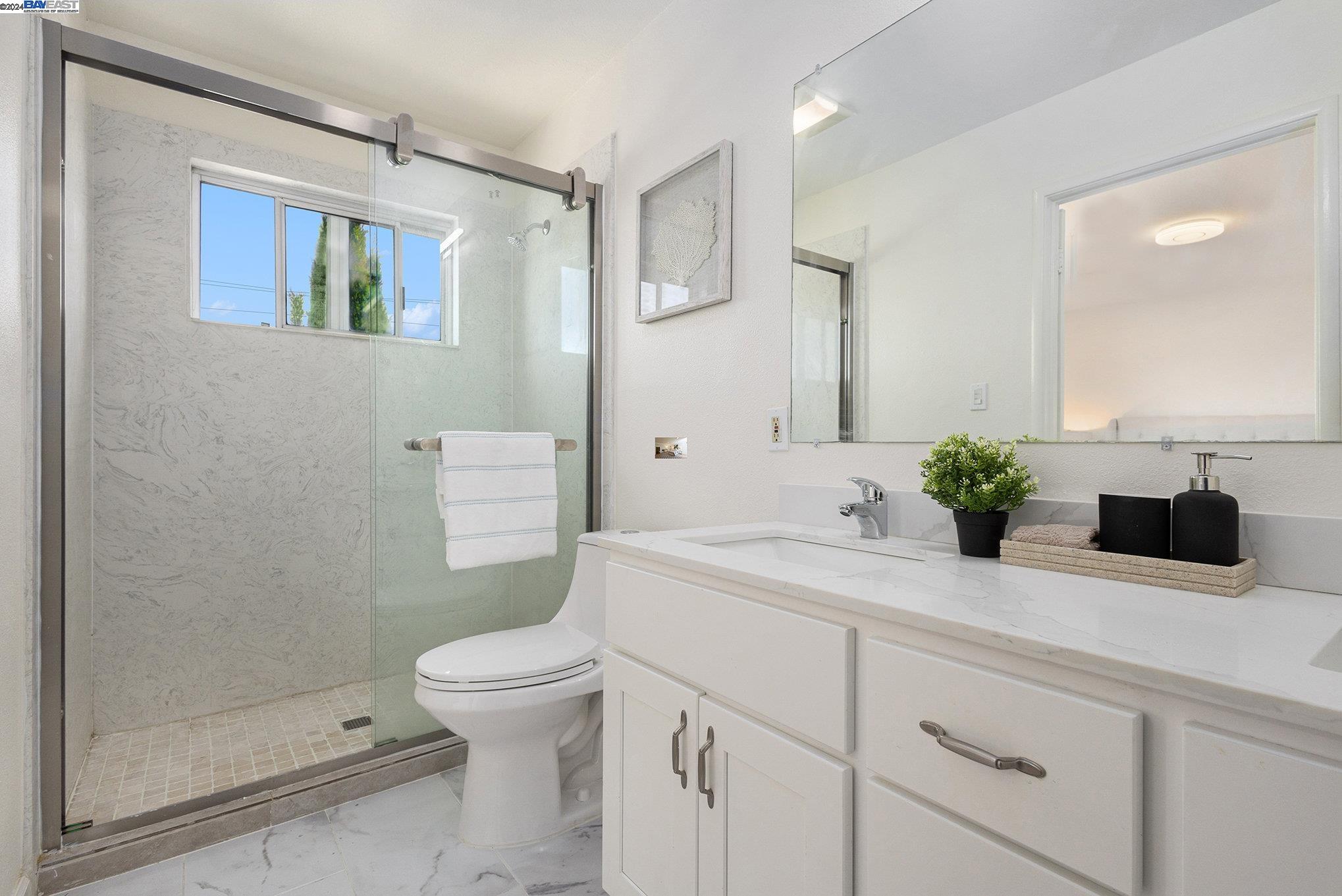 Detail Gallery Image 22 of 32 For 19525 Yuma St, Castro Valley,  CA 94546 - 3 Beds | 2/1 Baths
