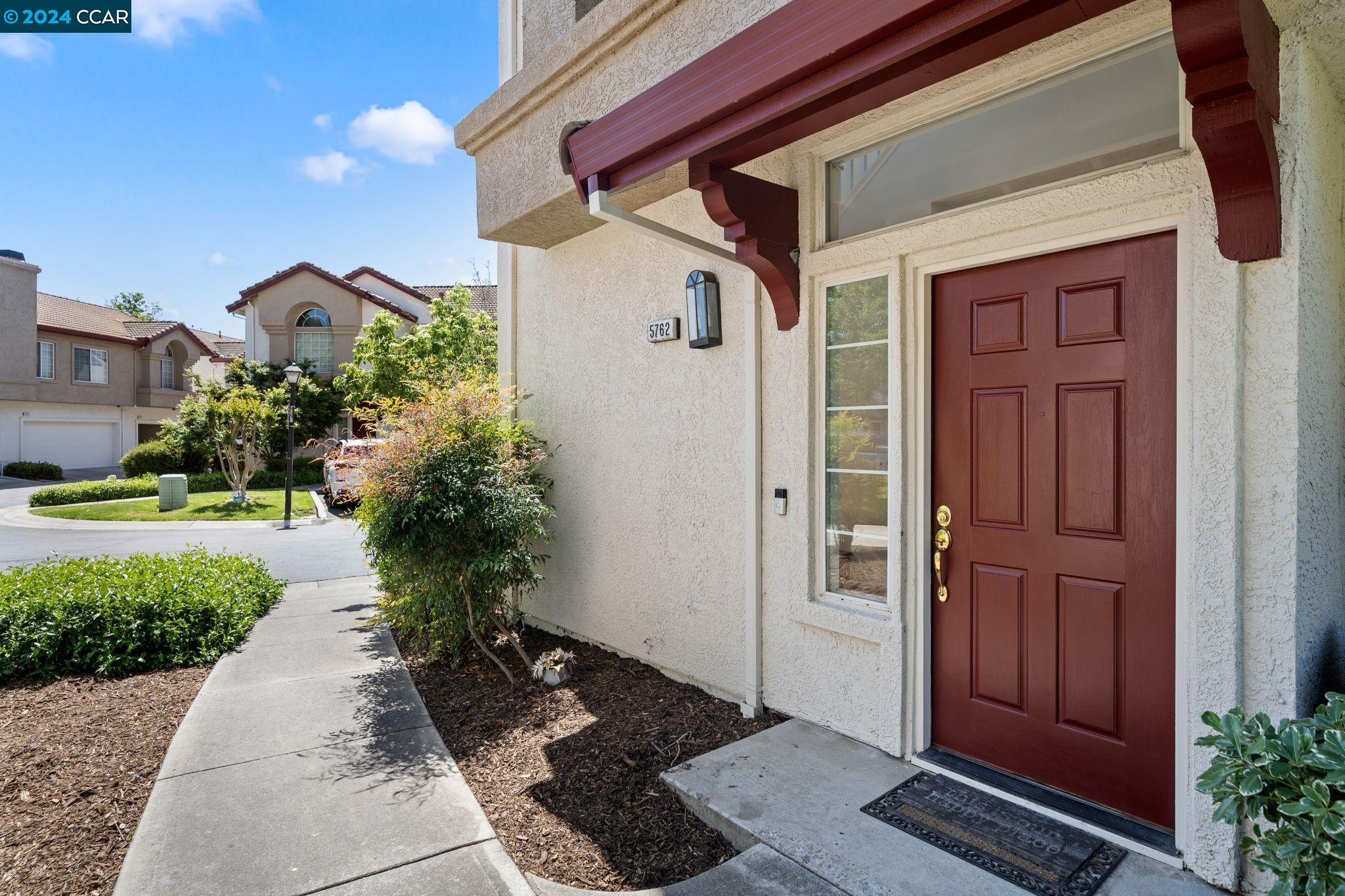 Detail Gallery Image 4 of 45 For 5762 Belleza Dr, Pleasanton,  CA 94588 - 2 Beds | 2 Baths