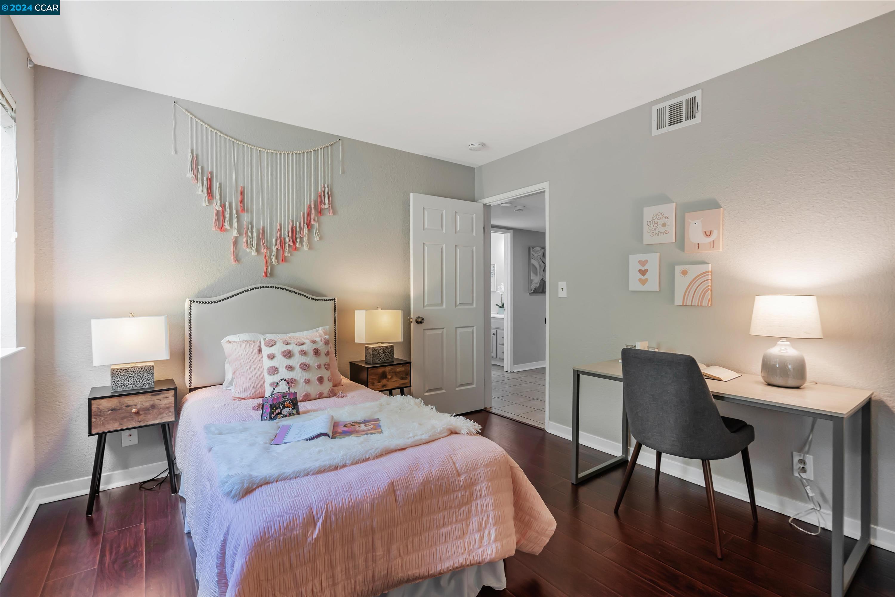 Detail Gallery Image 22 of 56 For 21117 Gary Dr #112,  Hayward,  CA 94546 - 3 Beds | 2 Baths