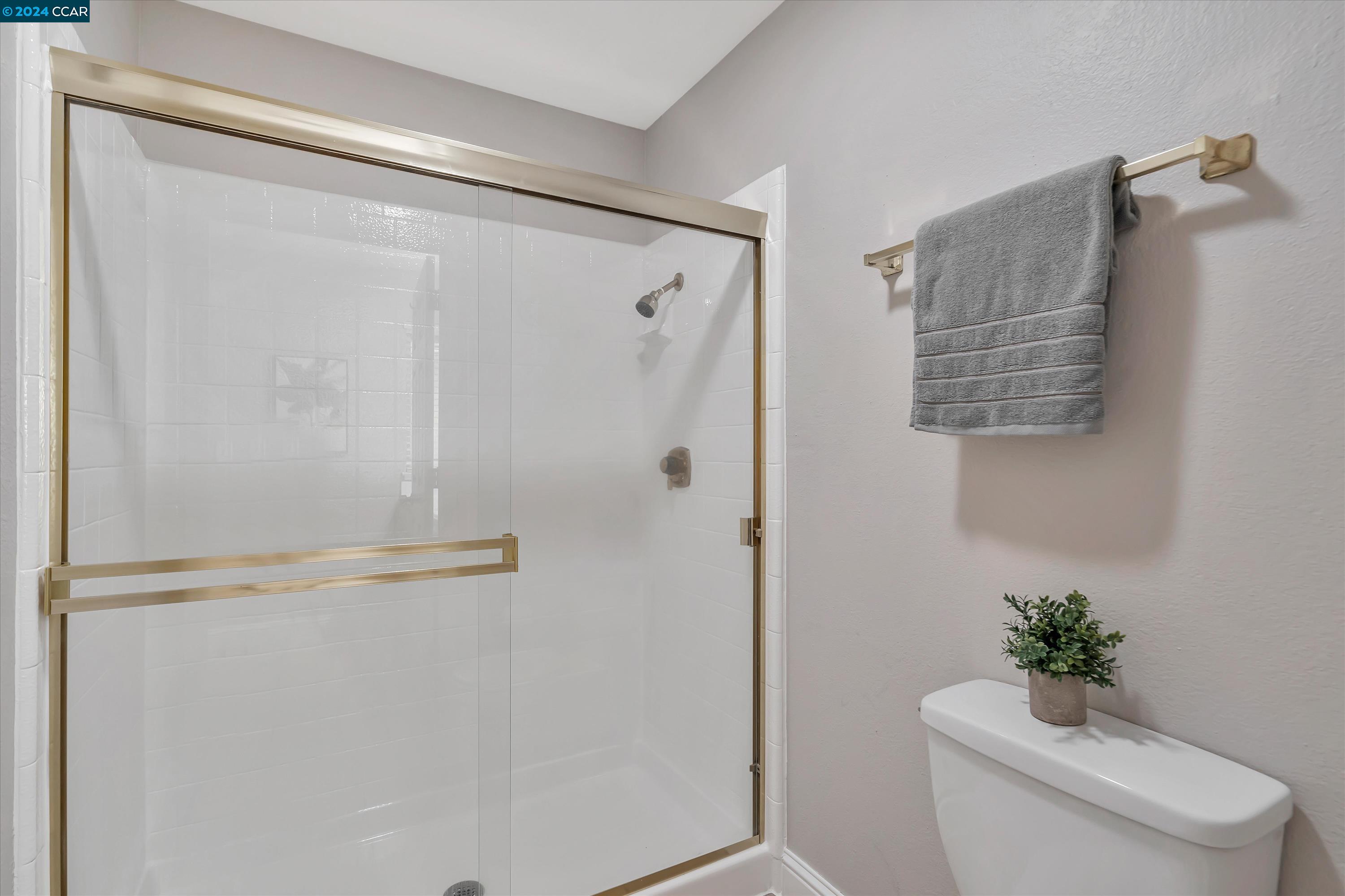 Detail Gallery Image 30 of 56 For 21117 Gary Dr #112,  Hayward,  CA 94546 - 3 Beds | 2 Baths