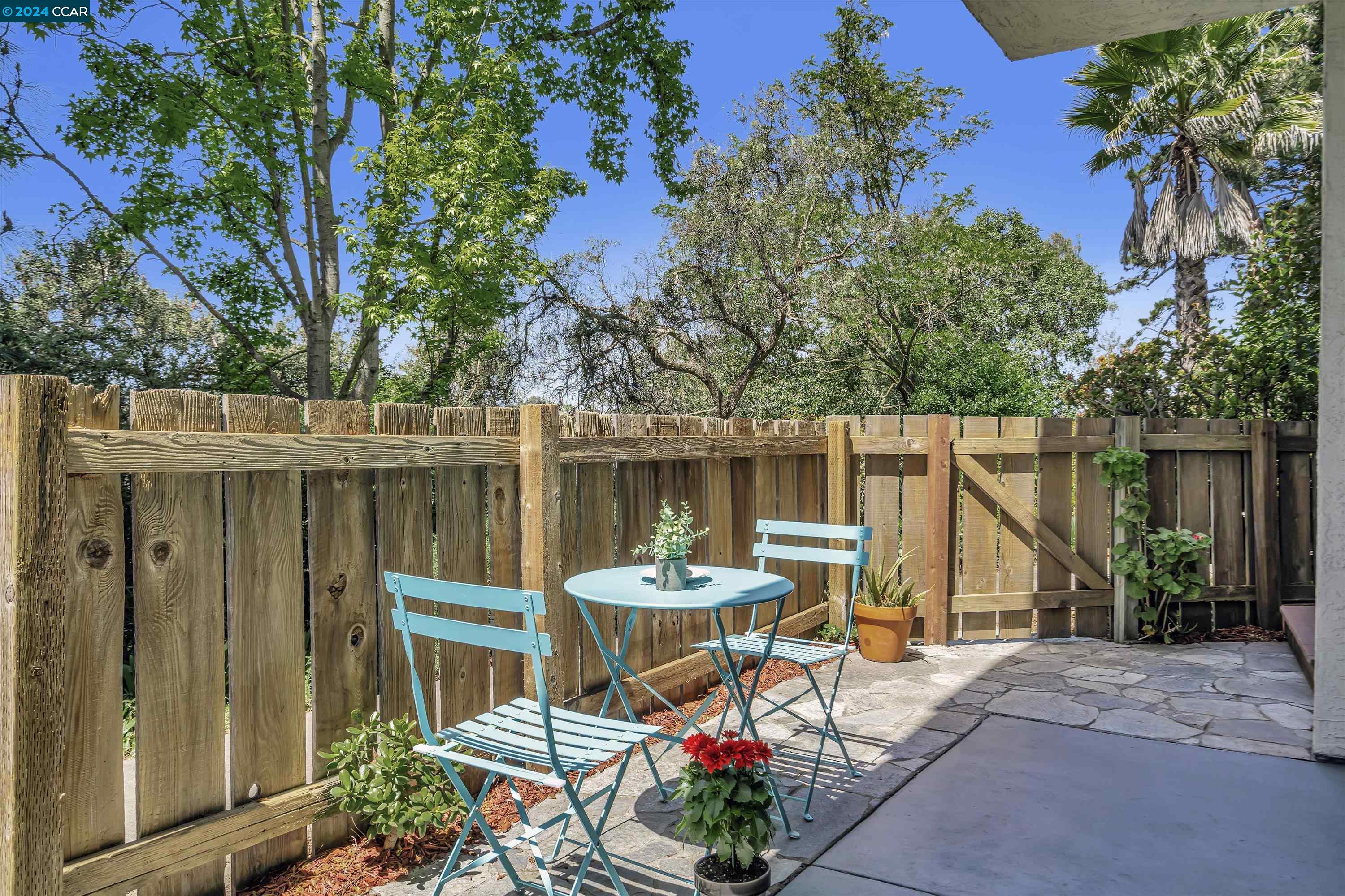 Detail Gallery Image 37 of 56 For 21117 Gary Dr #112,  Hayward,  CA 94546 - 3 Beds | 2 Baths