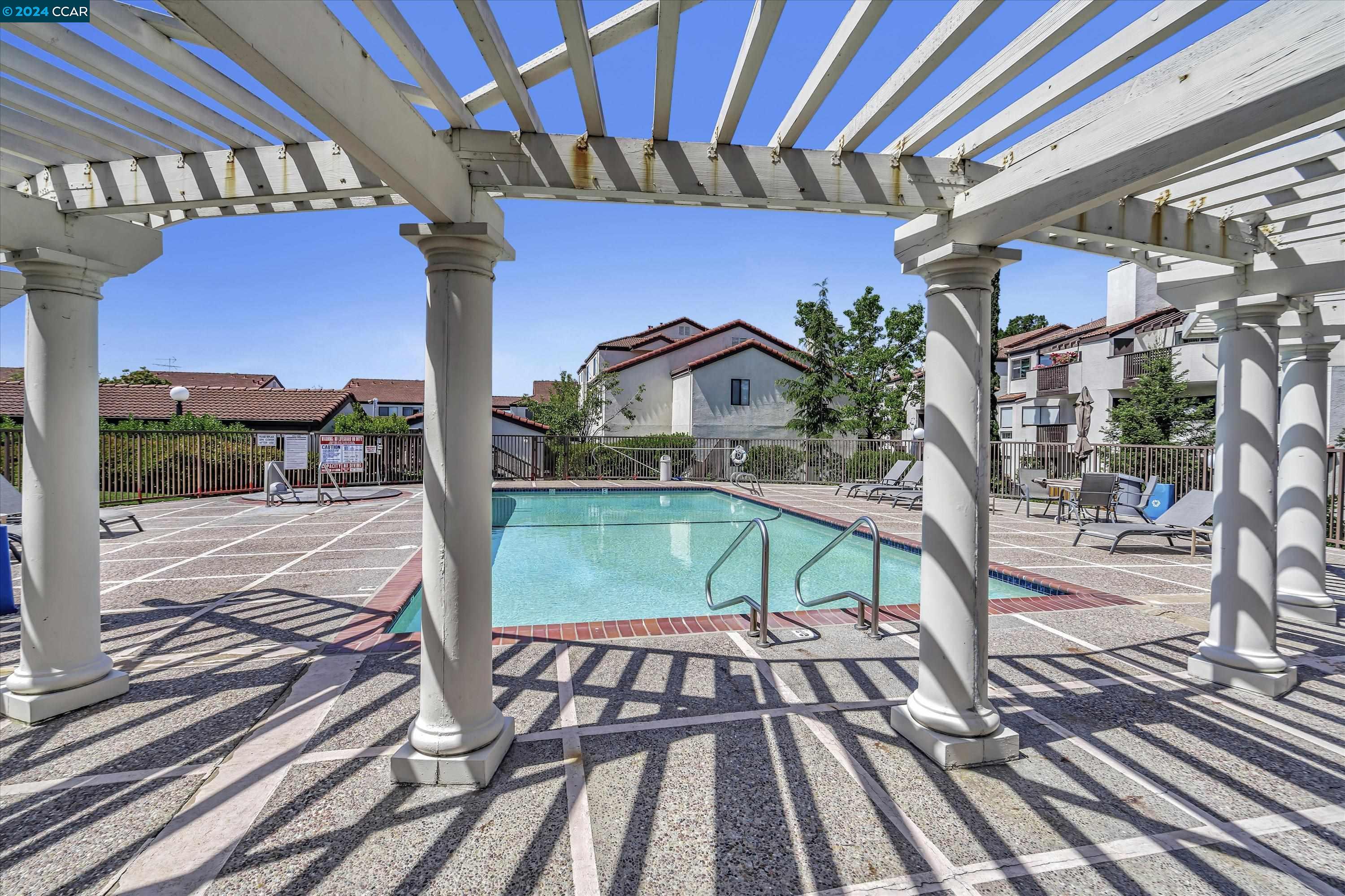Detail Gallery Image 49 of 56 For 21117 Gary Dr #112,  Hayward,  CA 94546 - 3 Beds | 2 Baths