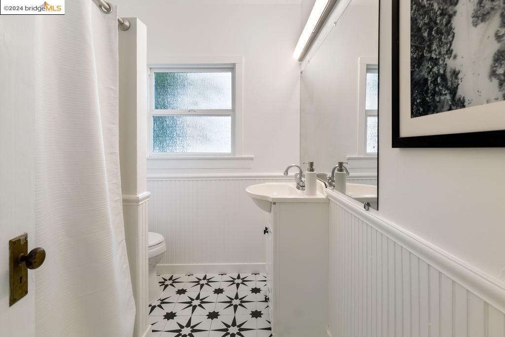 Detail Gallery Image 16 of 34 For 1216 Curtis St, Berkeley,  CA 94706 - 2 Beds | 1/1 Baths
