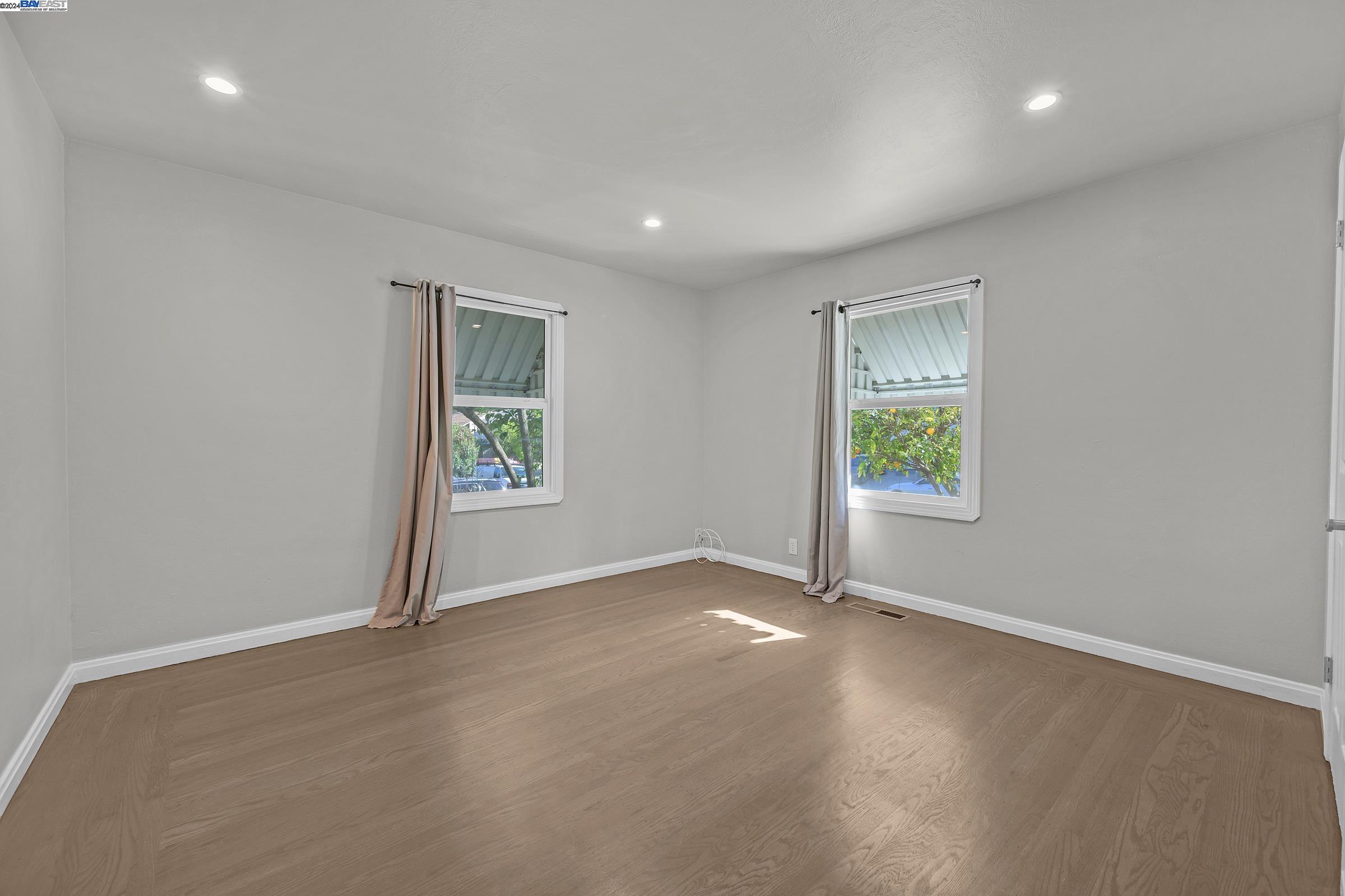 Detail Gallery Image 9 of 46 For 18760 Stanton Ave, Castro Valley,  CA 94546 - 2 Beds | 1 Baths