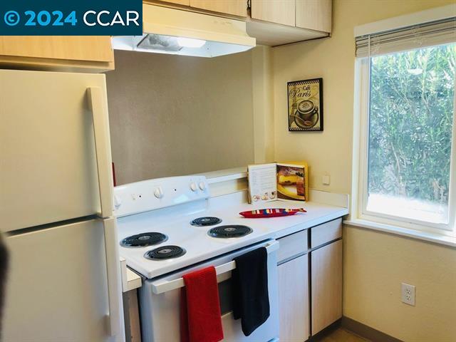 Detail Gallery Image 1 of 5 For 1924 Almond Ave #B,  Walnut Creek,  CA 94596 - 2 Beds | 1 Baths