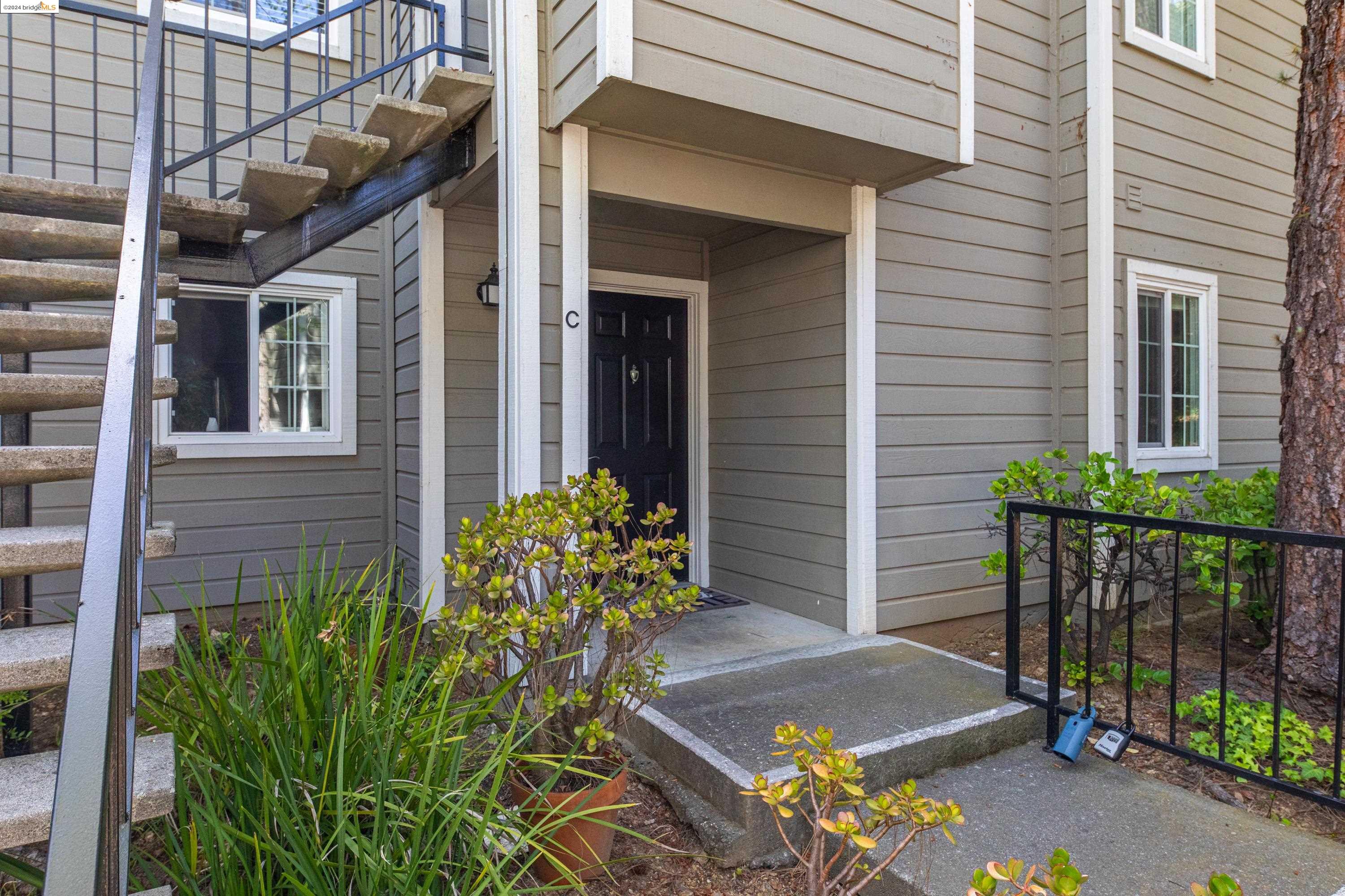 Photo #2: 41058389 Listing 