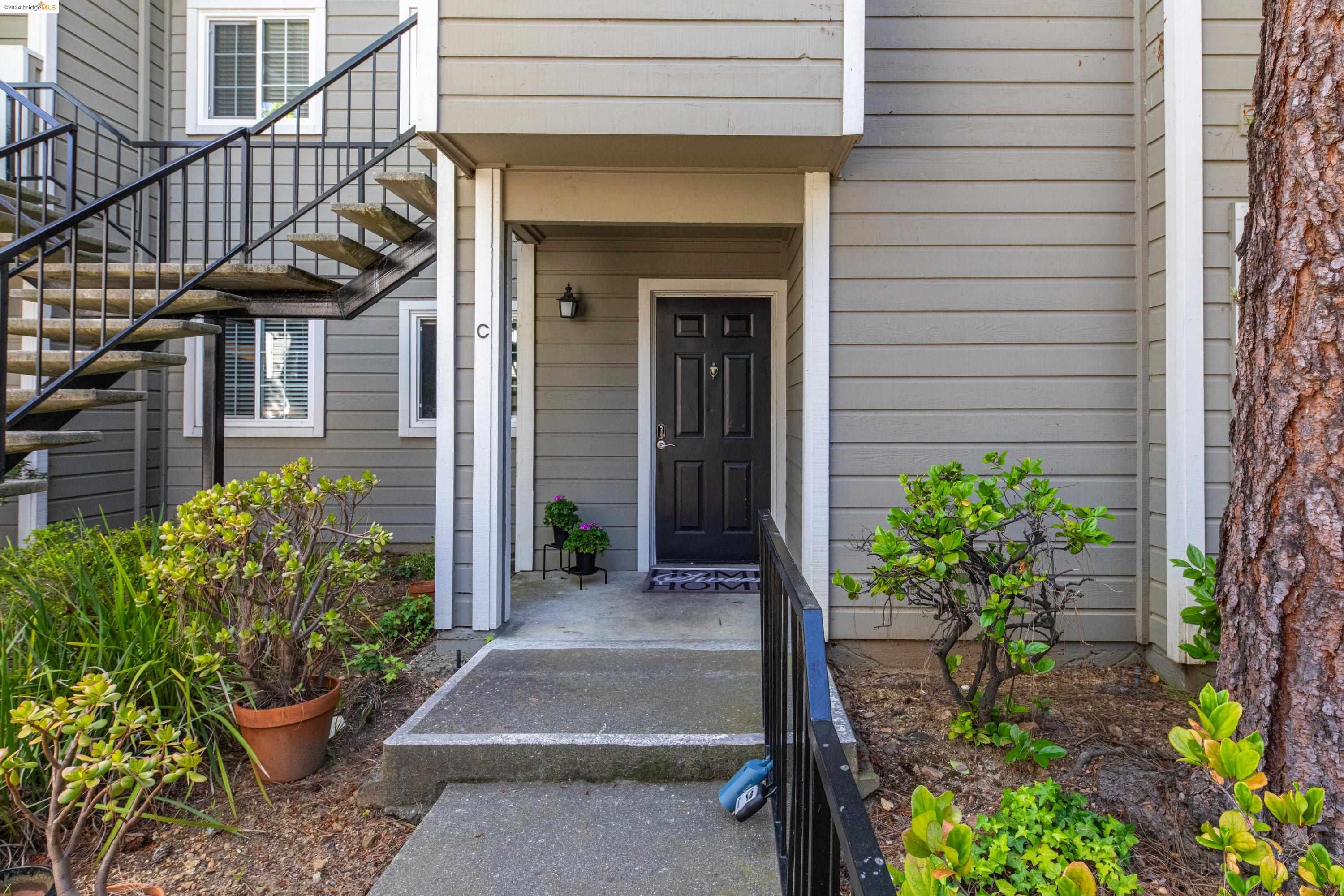 475 Canyon Oaks Dr, #Apt C, Oakland, CA 94605 Listing Photo  3