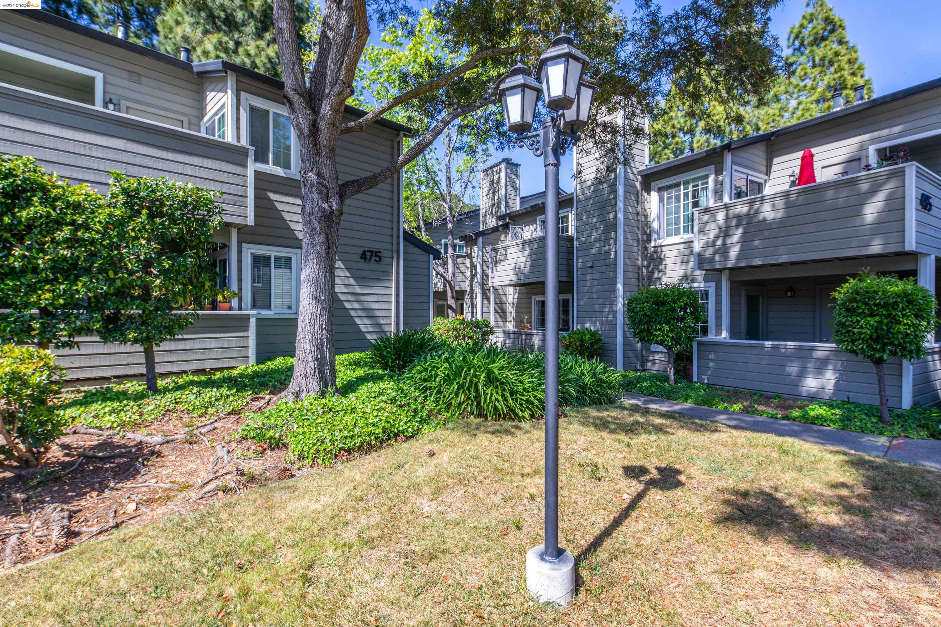 Detail Gallery Image 22 of 30 For 475 Canyon Oaks Dr #APT C,  Oakland,  CA 94605 - 2 Beds | 2 Baths