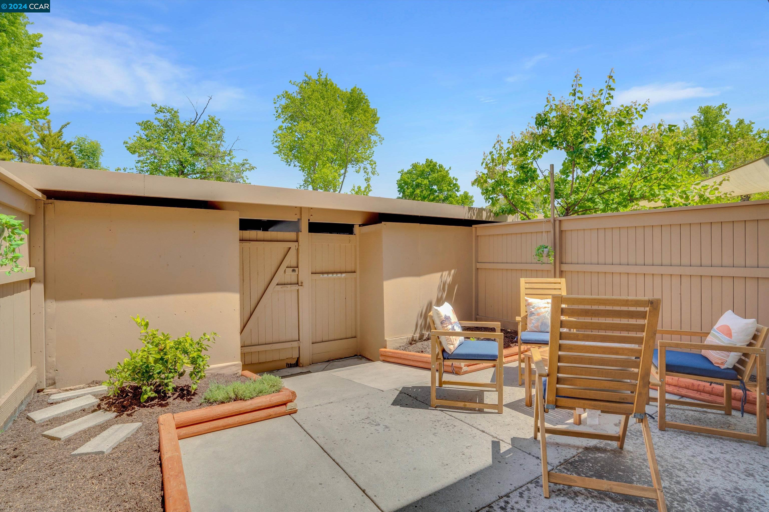 Detail Gallery Image 26 of 34 For 1880 Pomar Way, Walnut Creek,  CA 94598 - 2 Beds | 1/1 Baths