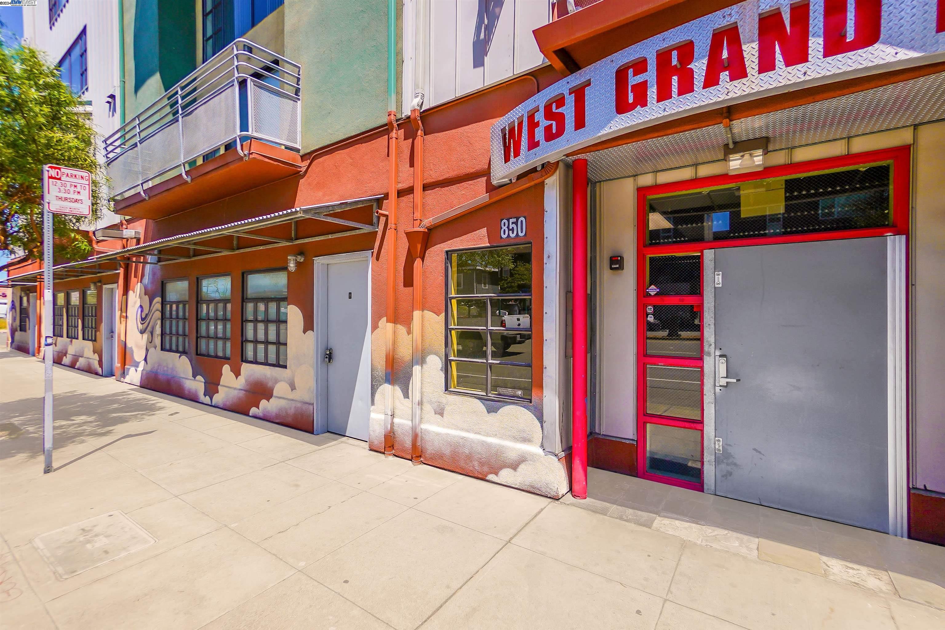 Detail Gallery Image 22 of 30 For 850 W Grand Ave #B,  Oakland,  CA 94607 - 2 Beds | 1 Baths