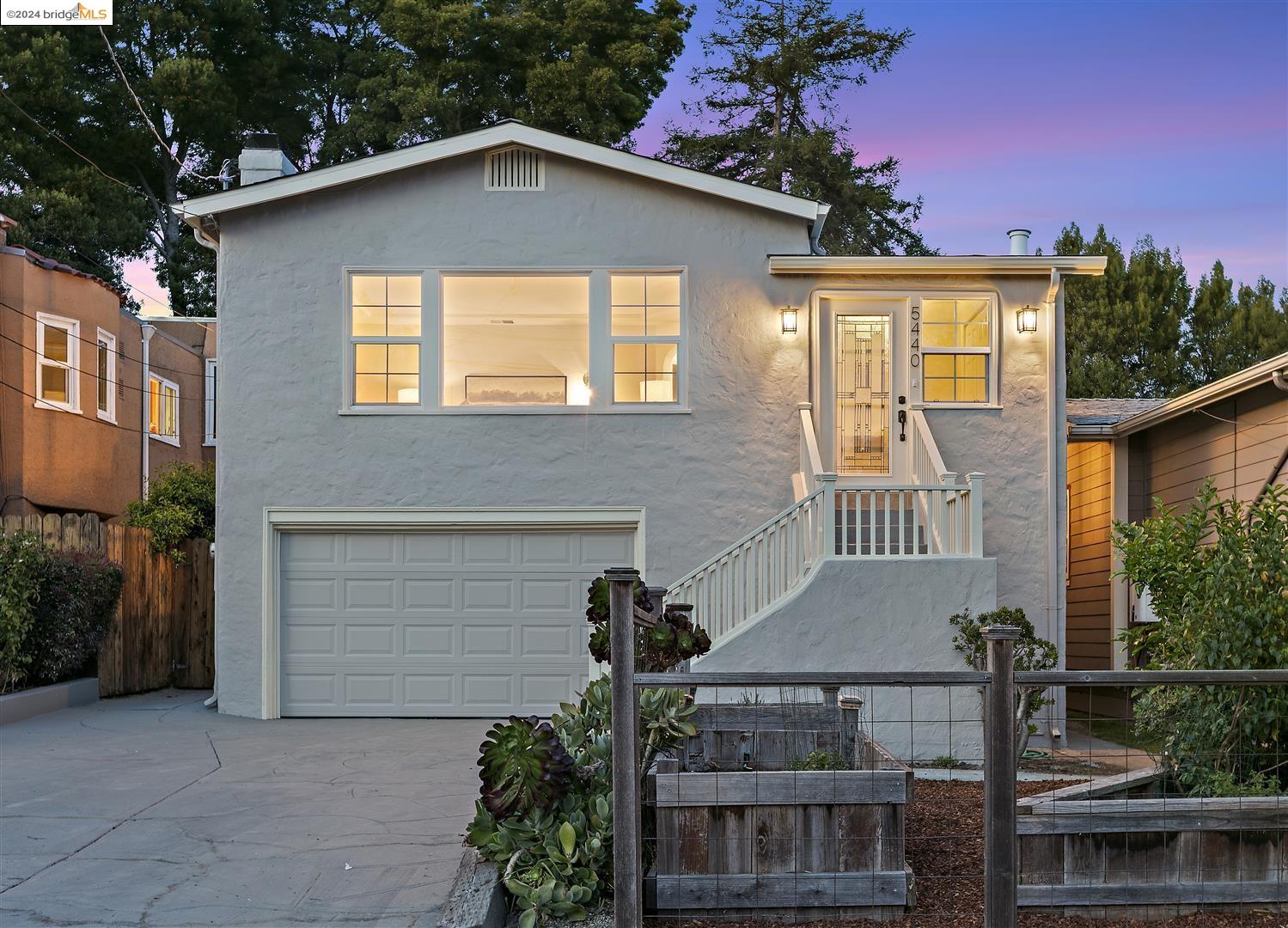 Detail Gallery Image 1 of 41 For 5440 Brookdale Ave, Oakland,  CA 94619 - 3 Beds | 2 Baths