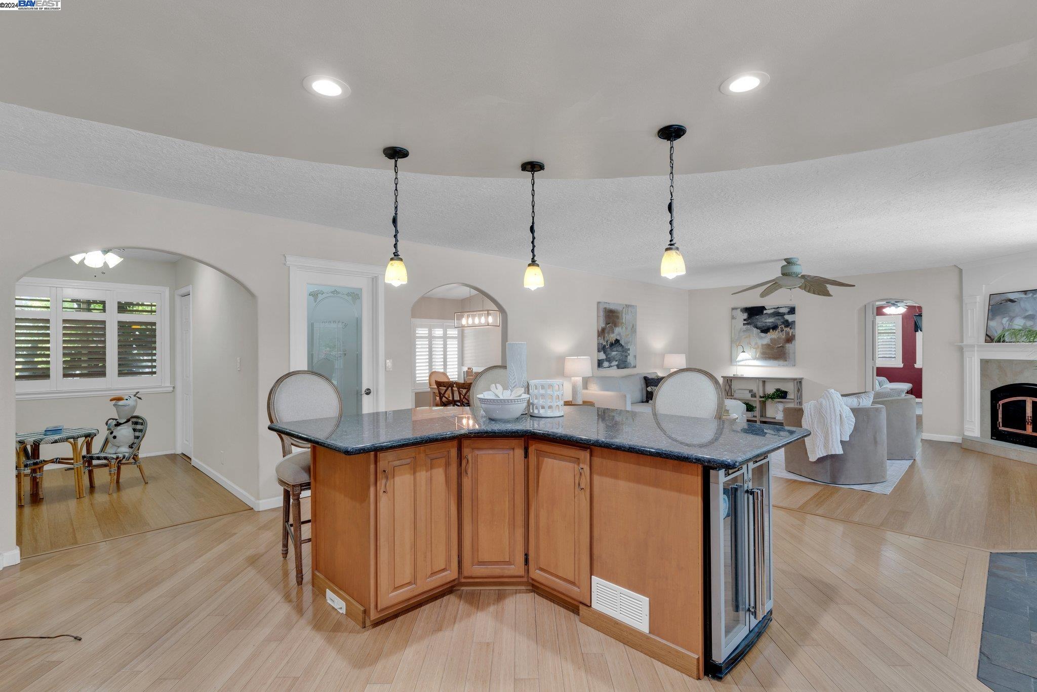 Detail Gallery Image 9 of 52 For 956 Mars Ct, Livermore,  CA 94550 - 5 Beds | 4 Baths