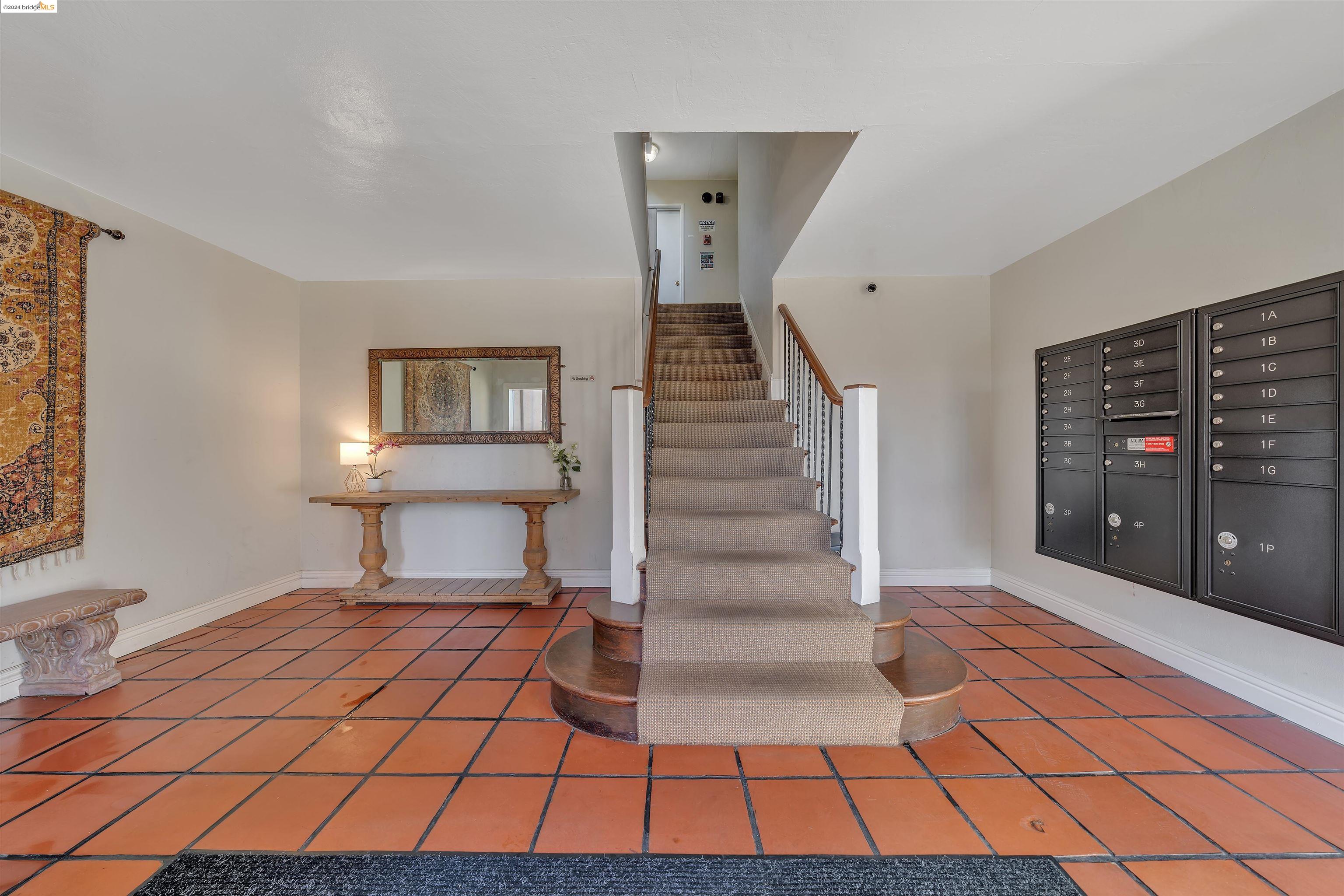 Detail Gallery Image 18 of 39 For 229 Macarthur, Oakland,  CA 94610 - 1 Beds | 1 Baths