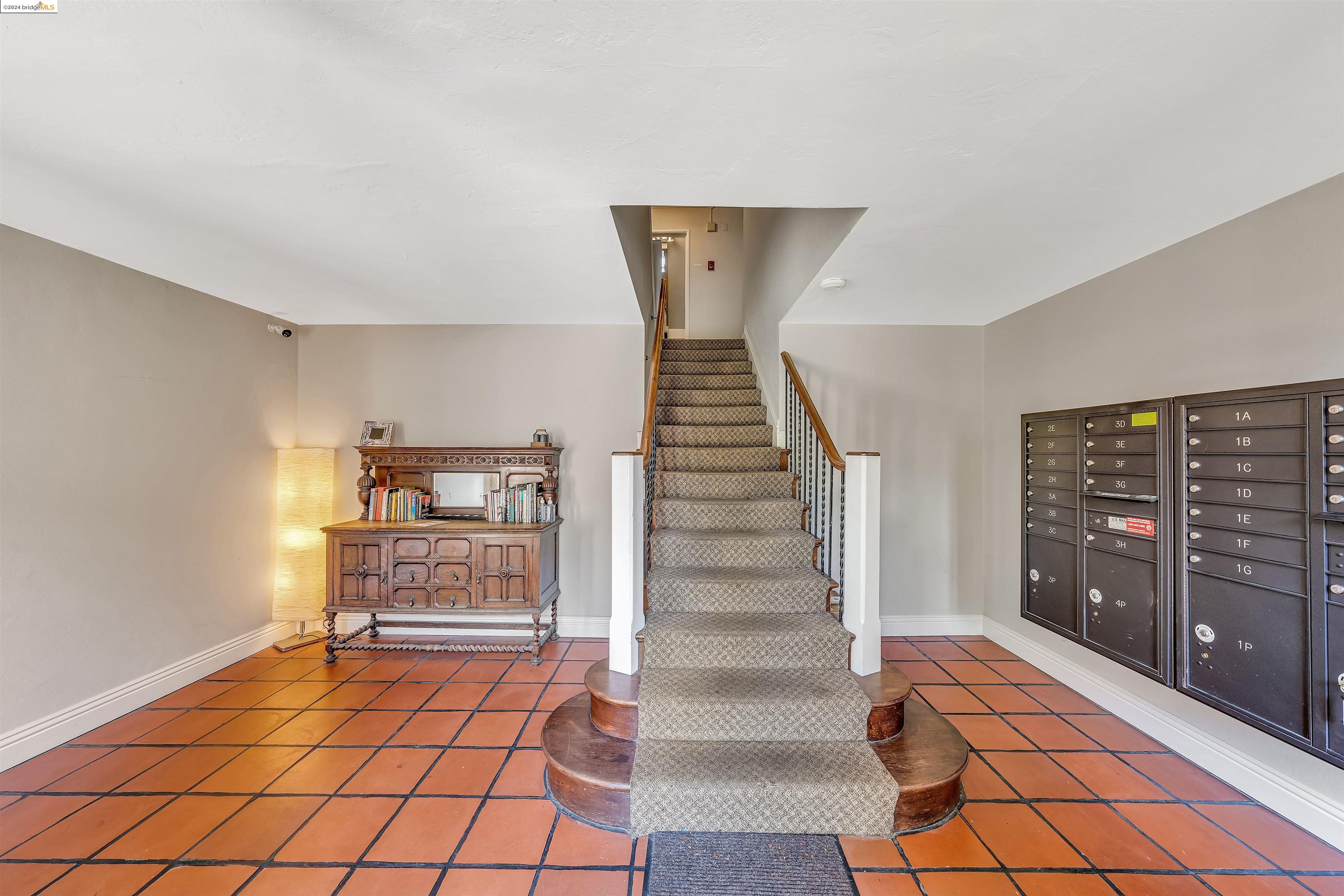 Detail Gallery Image 20 of 39 For 229 Macarthur, Oakland,  CA 94610 - 1 Beds | 1 Baths