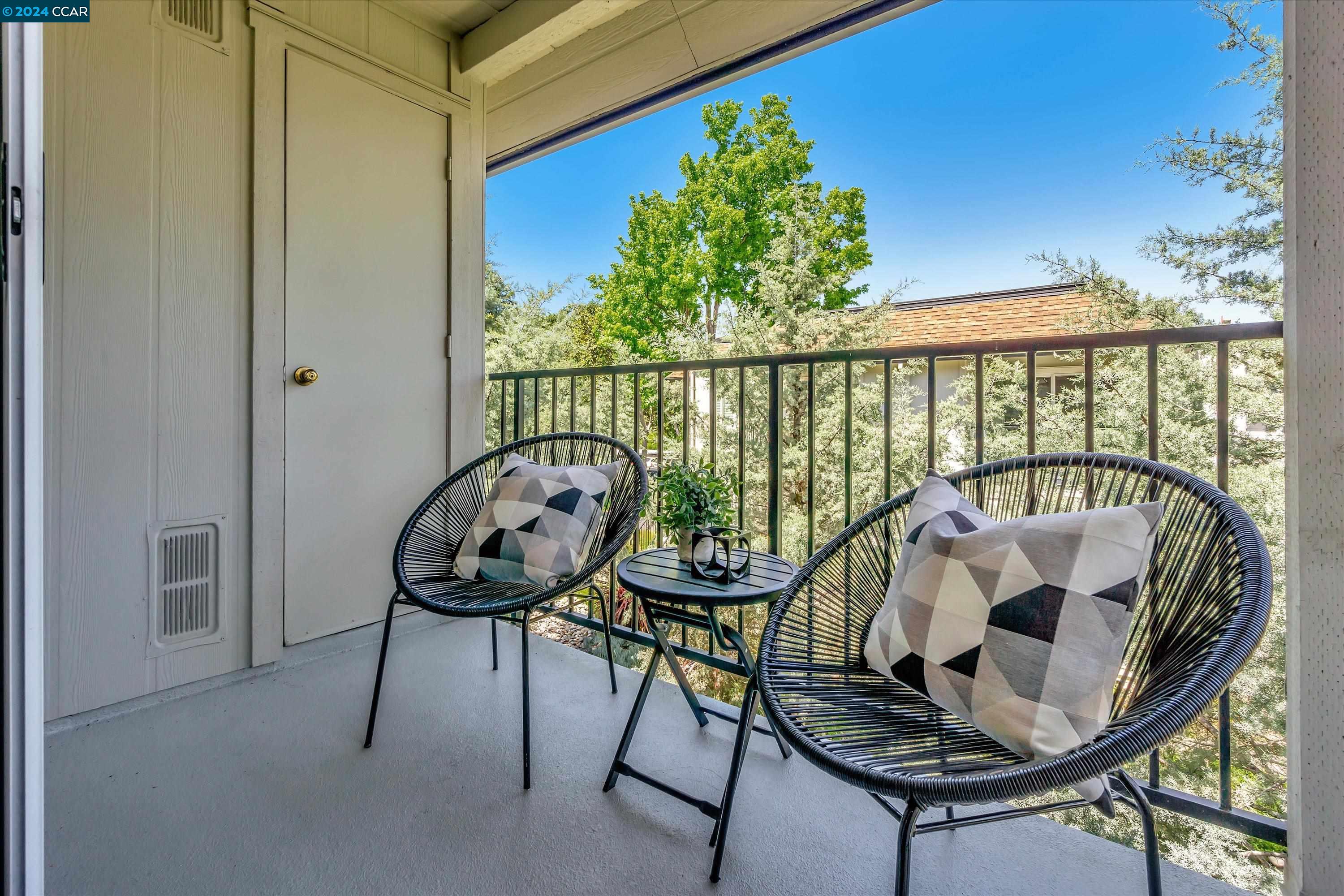 Detail Gallery Image 14 of 30 For 1590 Sunnyvale Ave #34,  Walnut Creek,  CA 94597 - 2 Beds | 1 Baths