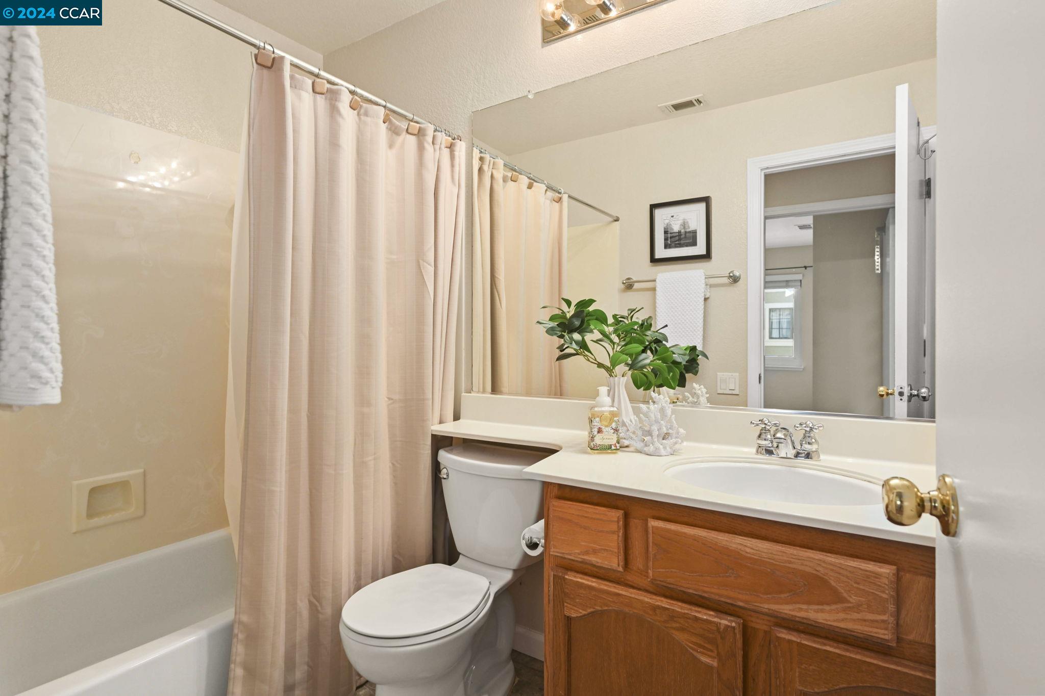 Detail Gallery Image 16 of 29 For 24 Rainbow Cir, Danville,  CA 94506 - 4 Beds | 3 Baths