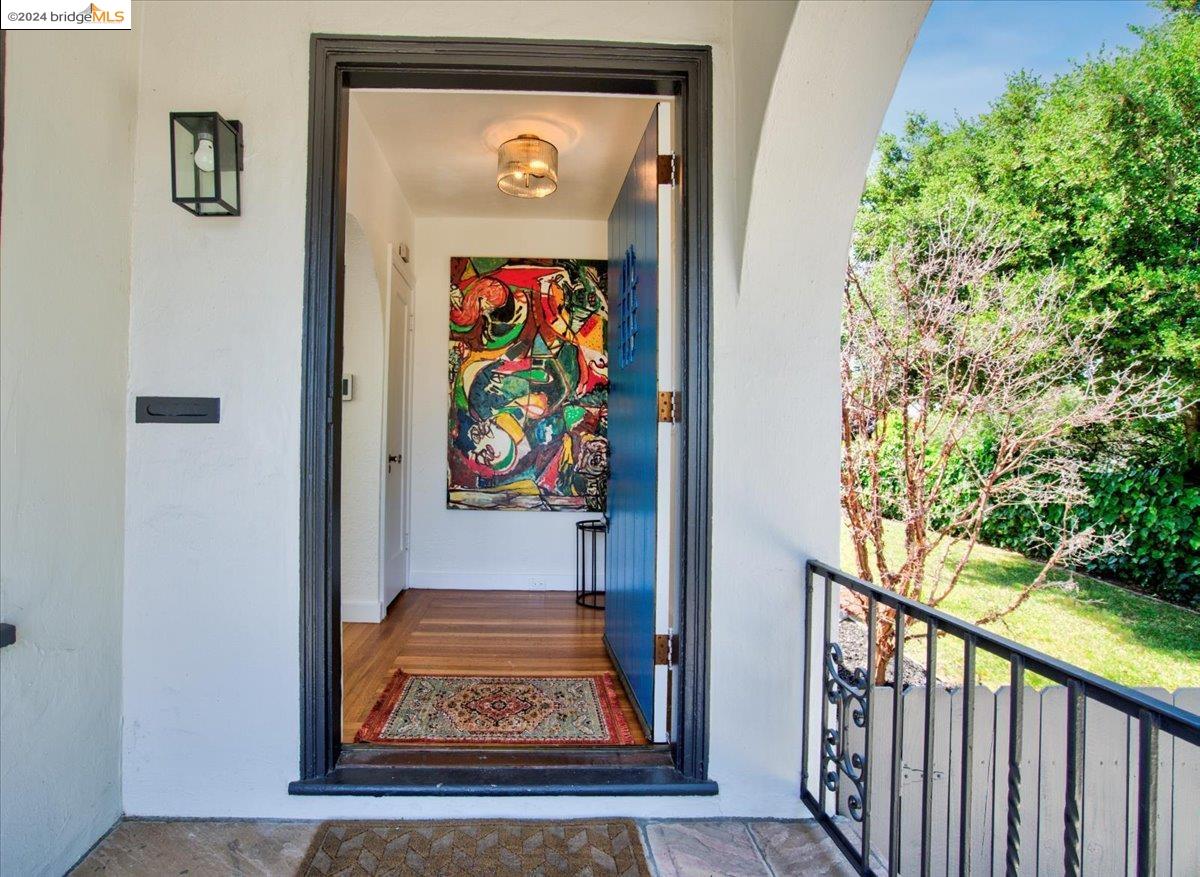Detail Gallery Image 3 of 54 For 3233 Ardley Ave, Oakland,  CA 94602 - 2 Beds | 2 Baths