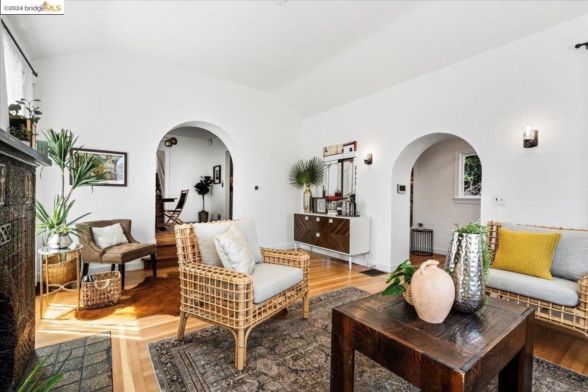 Detail Gallery Image 9 of 54 For 3233 Ardley Ave, Oakland,  CA 94602 - 2 Beds | 2 Baths