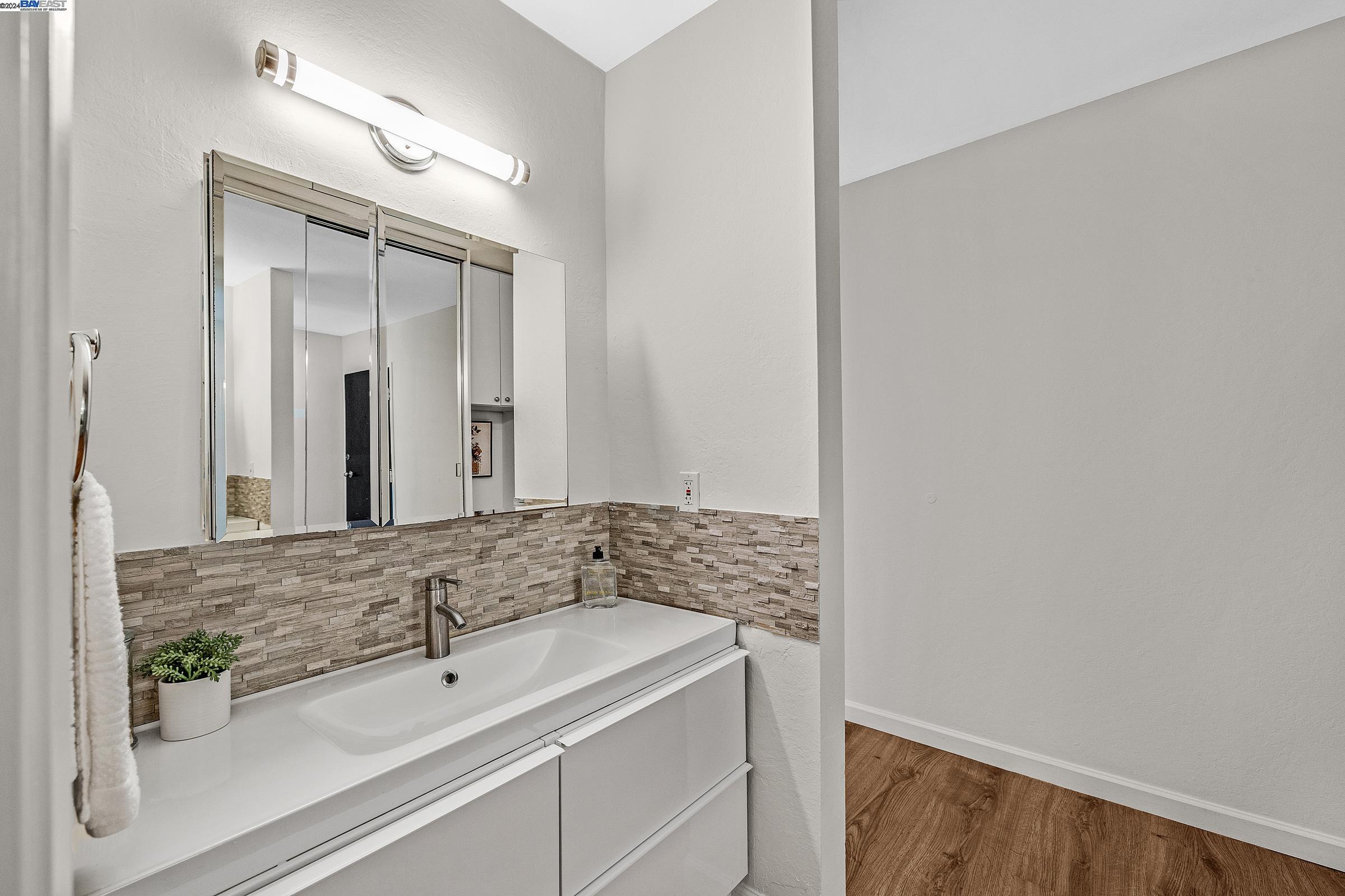 Detail Gallery Image 19 of 32 For 455 Crescent St #212,  Oakland,  CA 94610 - 1 Beds | 1 Baths