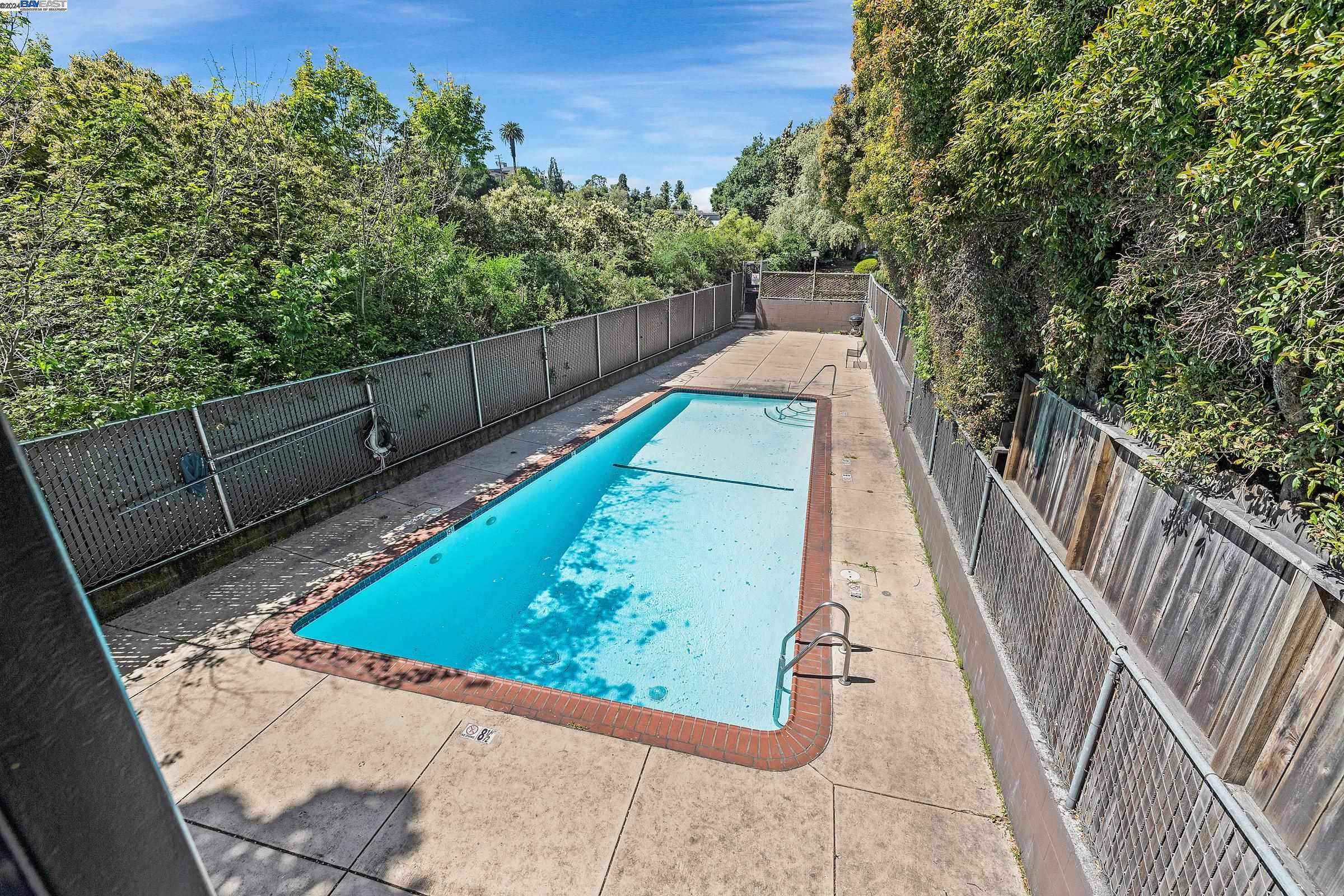 Detail Gallery Image 23 of 32 For 455 Crescent St #212,  Oakland,  CA 94610 - 1 Beds | 1 Baths