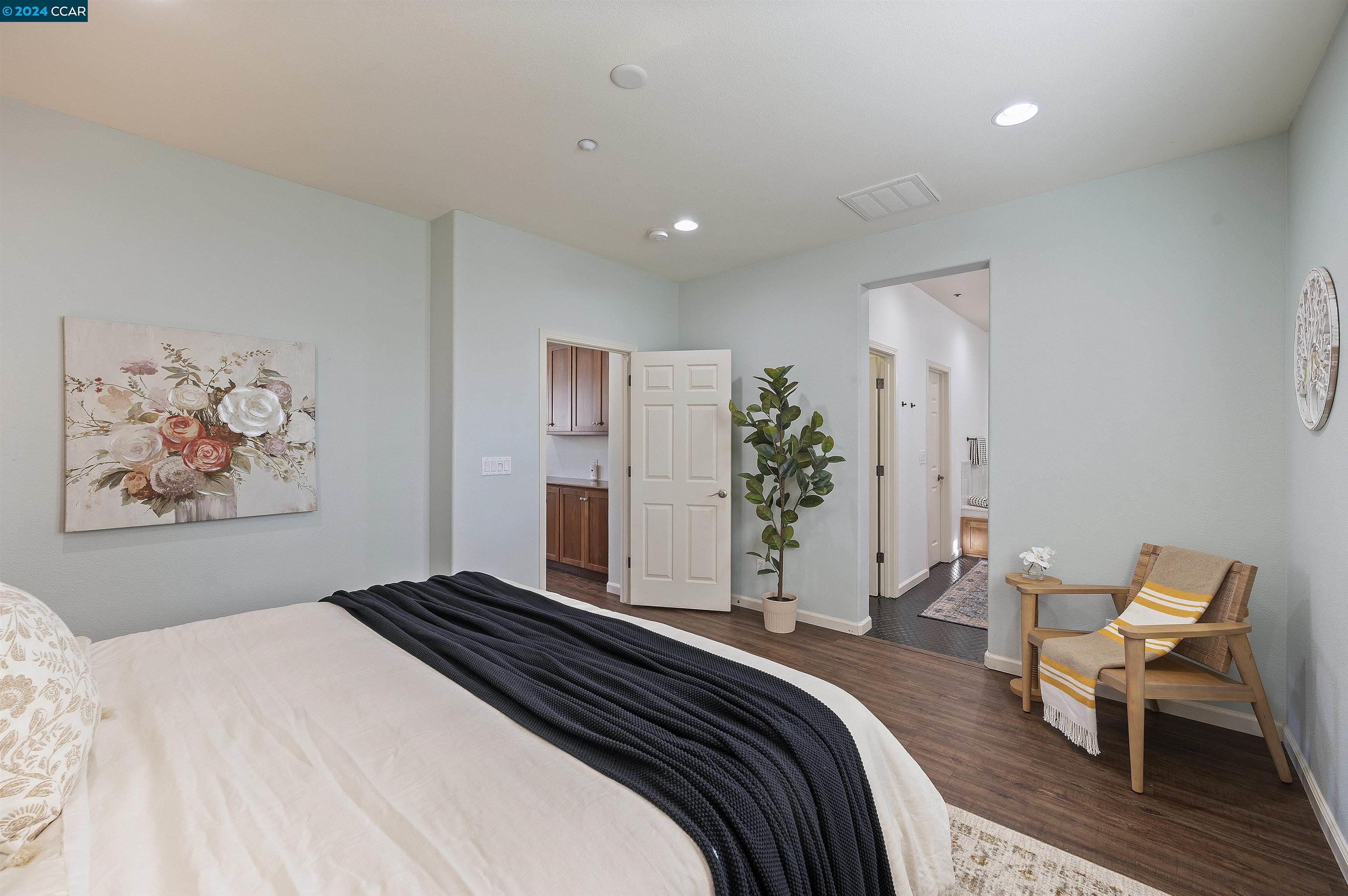 Detail Gallery Image 24 of 57 For 664 Falling Star Dr, Martinez,  CA 94553 - 3 Beds | 2/1 Baths