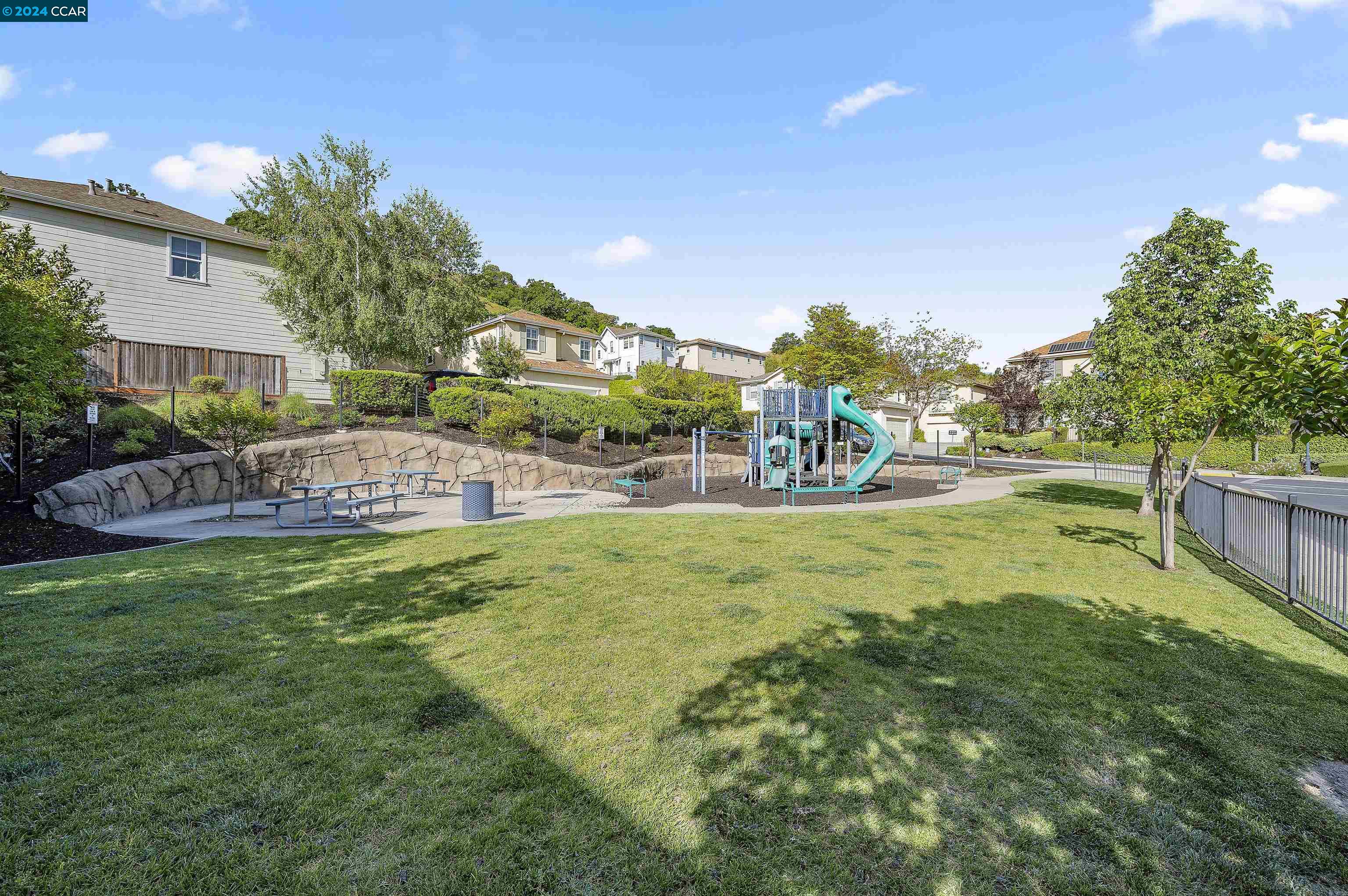 Detail Gallery Image 55 of 57 For 664 Falling Star Dr, Martinez,  CA 94553 - 3 Beds | 2/1 Baths