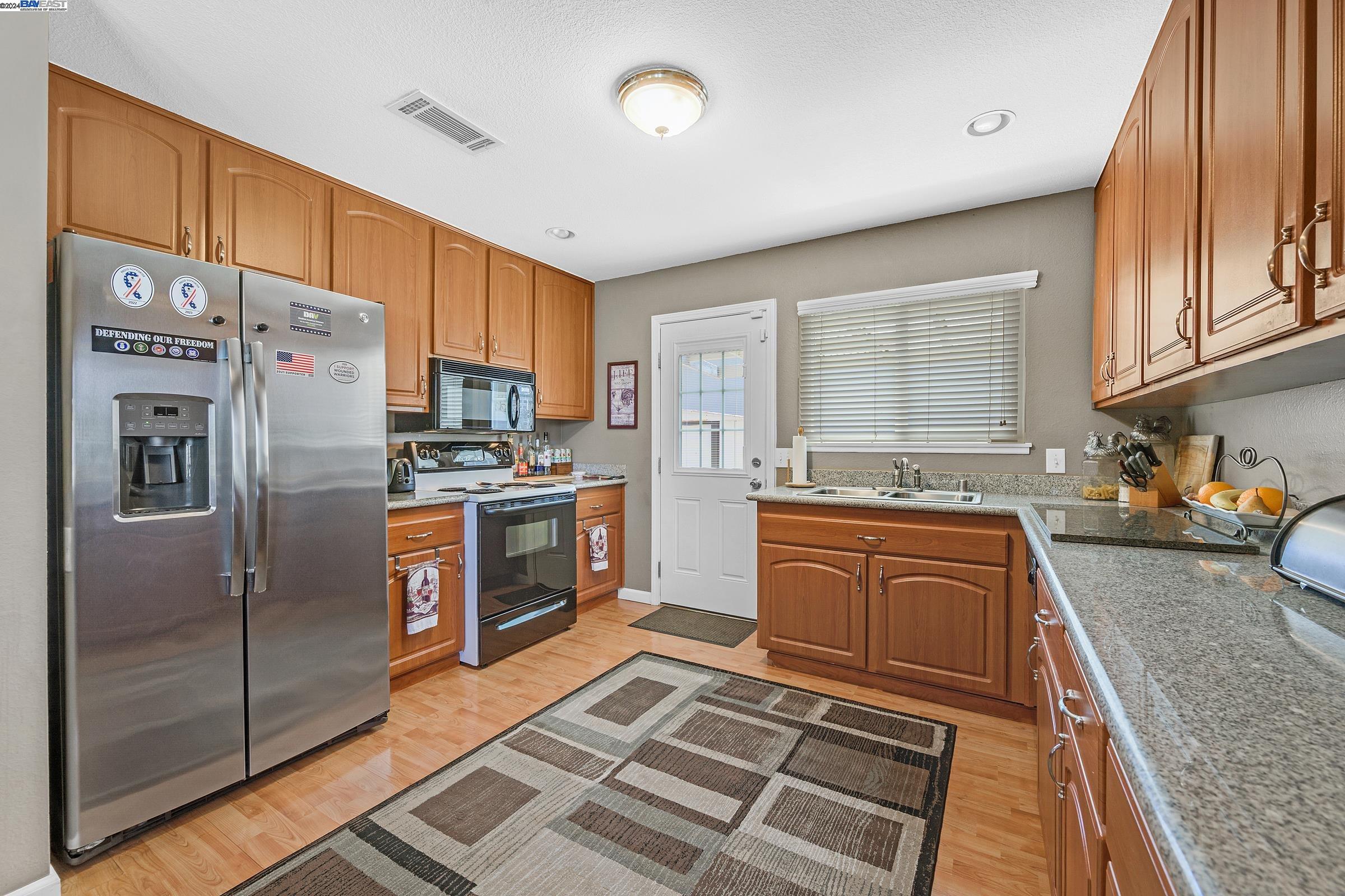 Detail Gallery Image 12 of 30 For 1069 Marigold Rd, Livermore,  CA 94551 - 2 Beds | 2 Baths