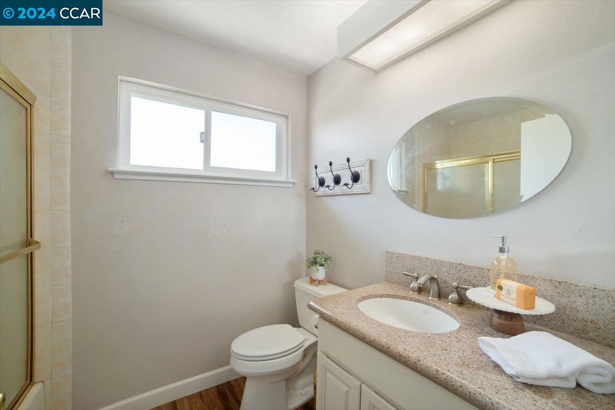 Detail Gallery Image 30 of 38 For 3496 Skyline Dr, Hayward,  CA 94542 - 3 Beds | 2/1 Baths