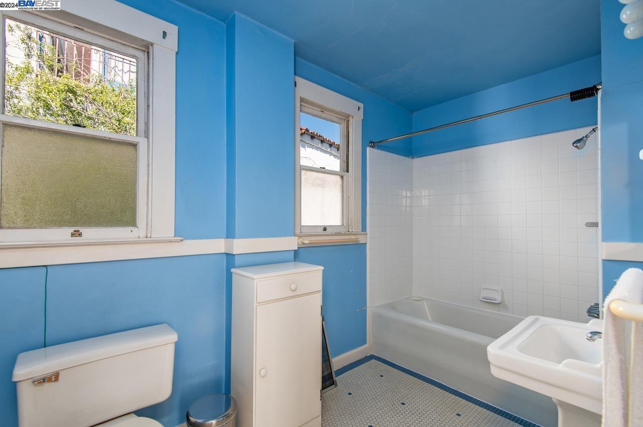 Detail Gallery Image 28 of 42 For 630 Alma Ave, Oakland,  CA 94610 - 3 Beds | 1/1 Baths