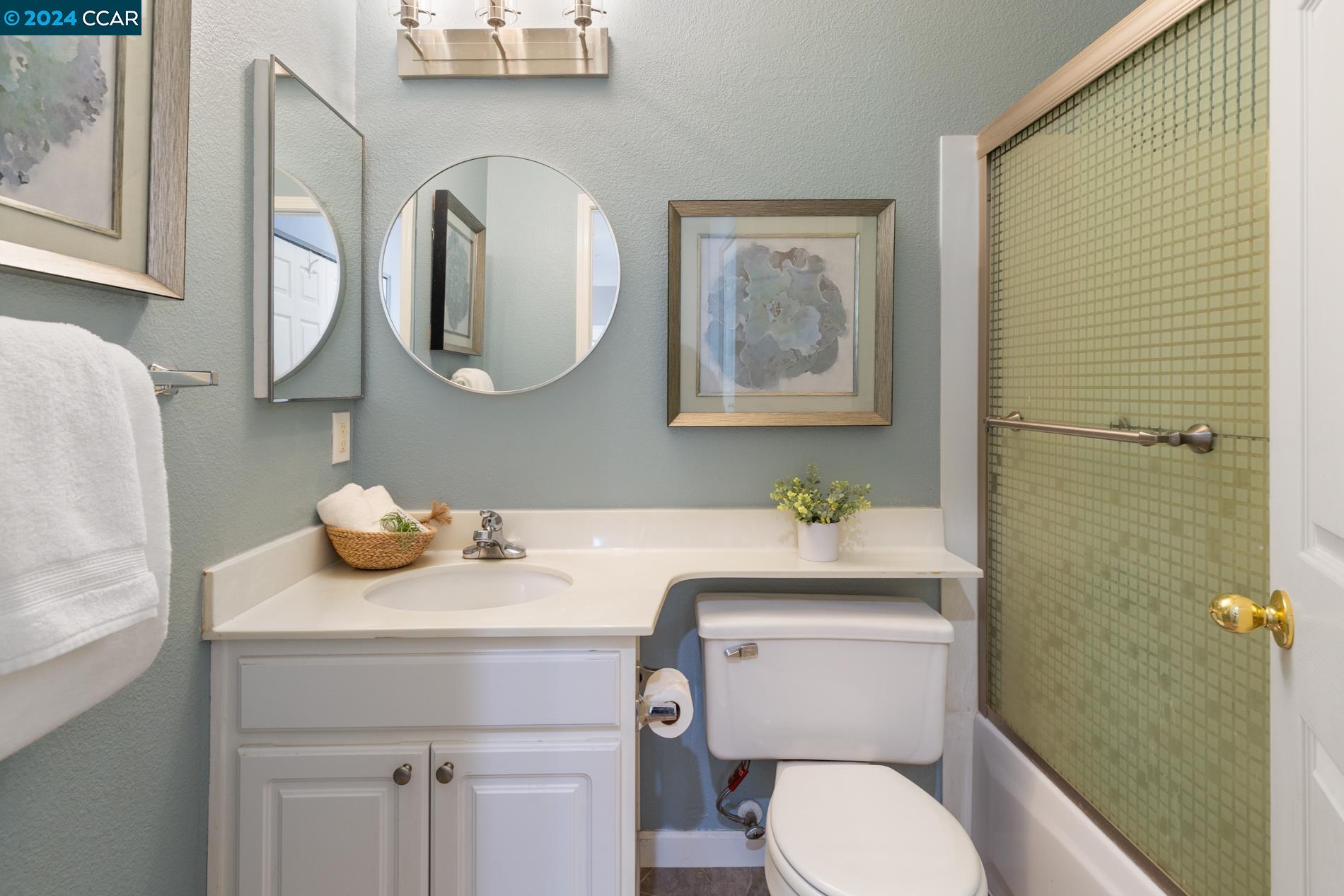 Detail Gallery Image 18 of 28 For 22651 Canyon Terrace Drive, Castro Valley,  CA 94552 - 3 Beds | 2/1 Baths