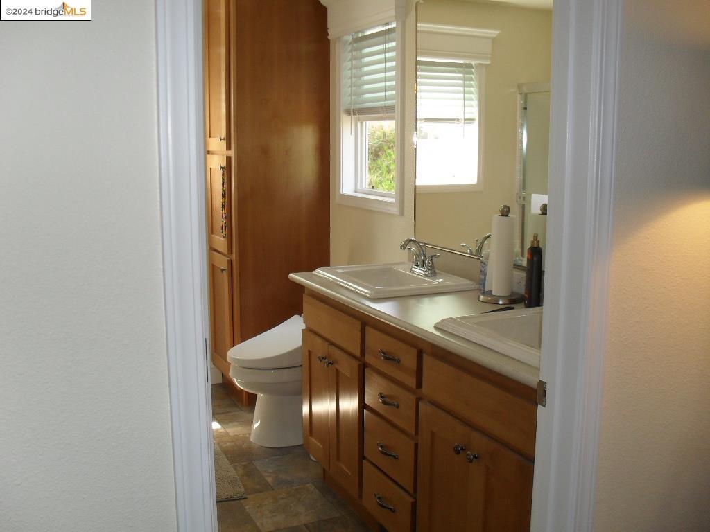 Detail Gallery Image 14 of 27 For 216 Maui Dr, Pittsburg,  CA 94565 - 3 Beds | 2 Baths