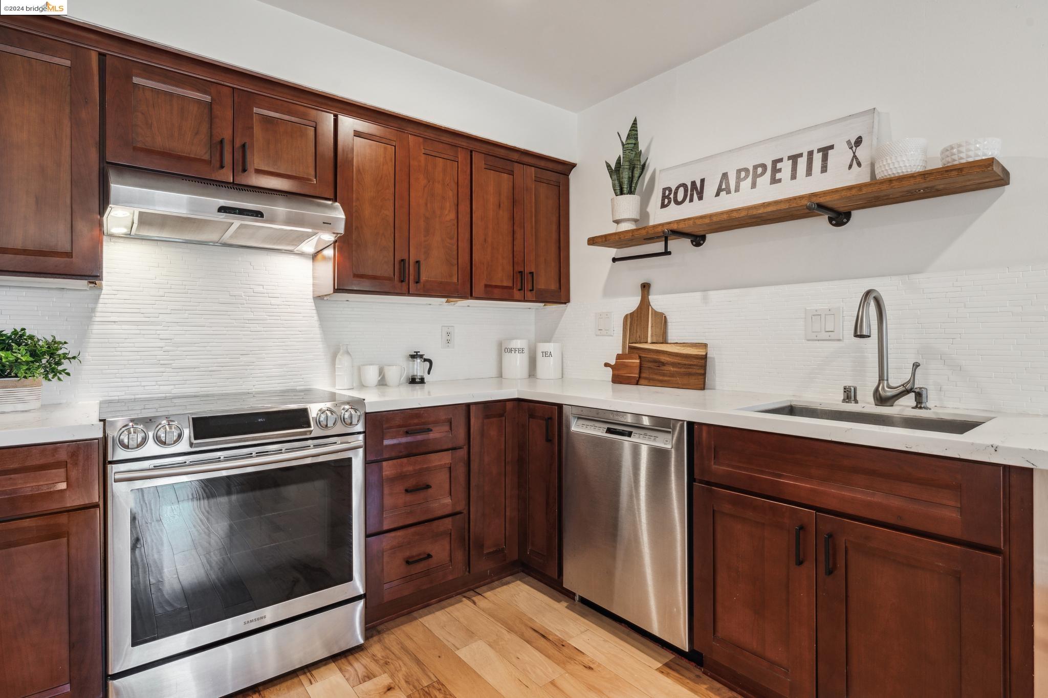 Detail Gallery Image 9 of 25 For 199 Montecito Ave #108,  Oakland,  CA 94610 - 1 Beds | 1 Baths