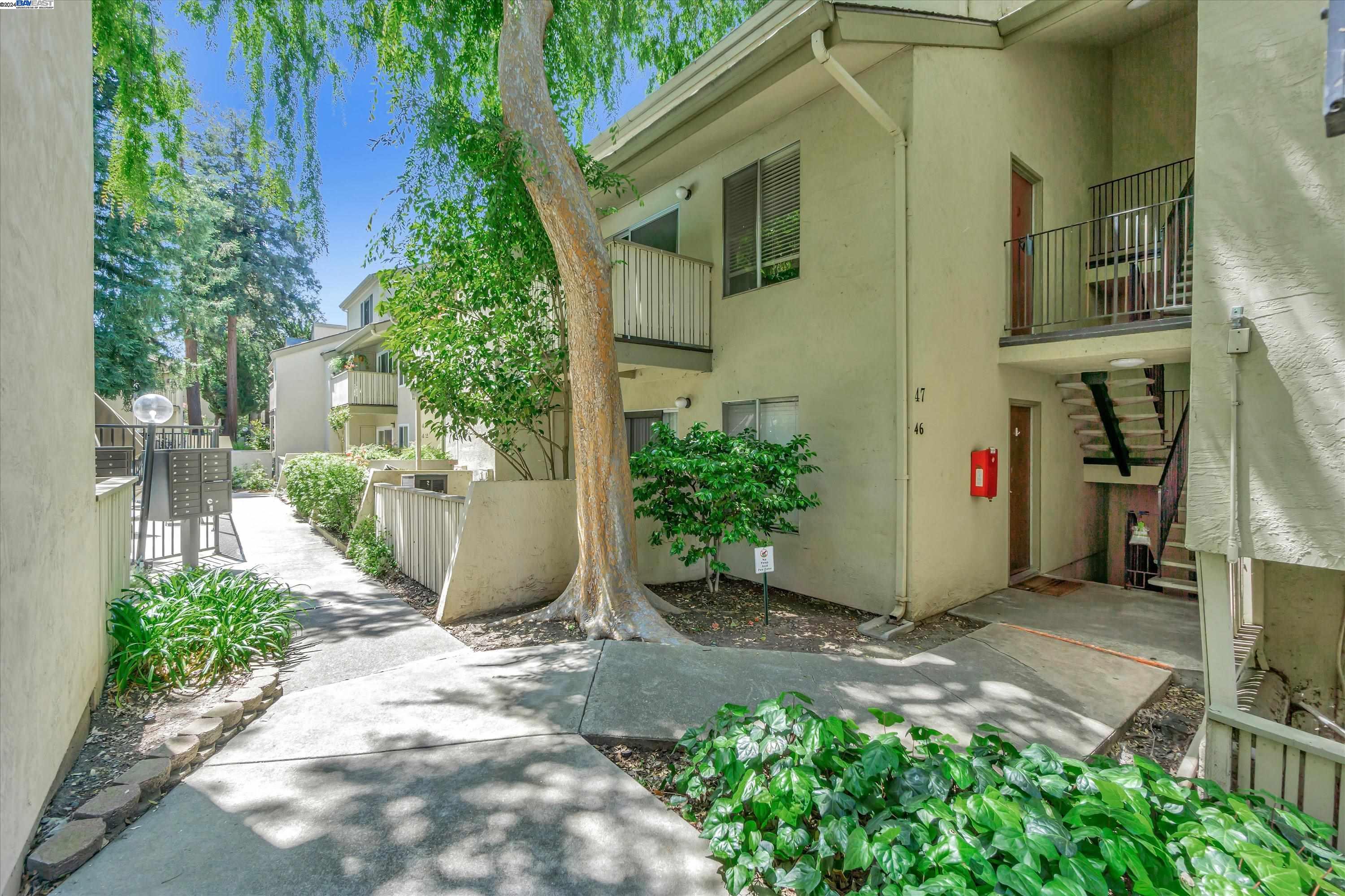 MLS: 41058543 Condo For Sale