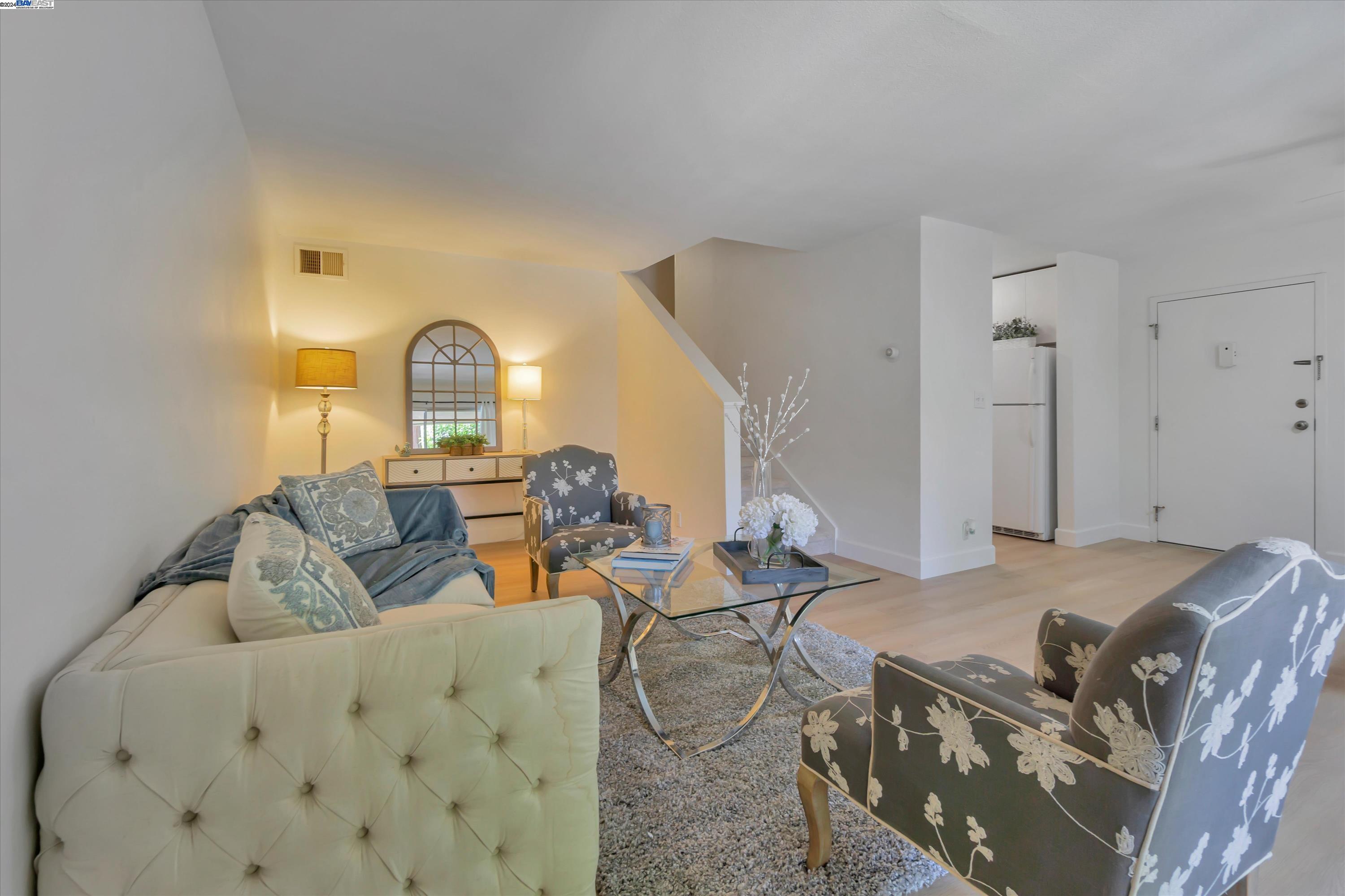 Detail Gallery Image 5 of 47 For 2708 Oak Rd #47,  Walnut Creek,  CA 94597 - 3 Beds | 2 Baths