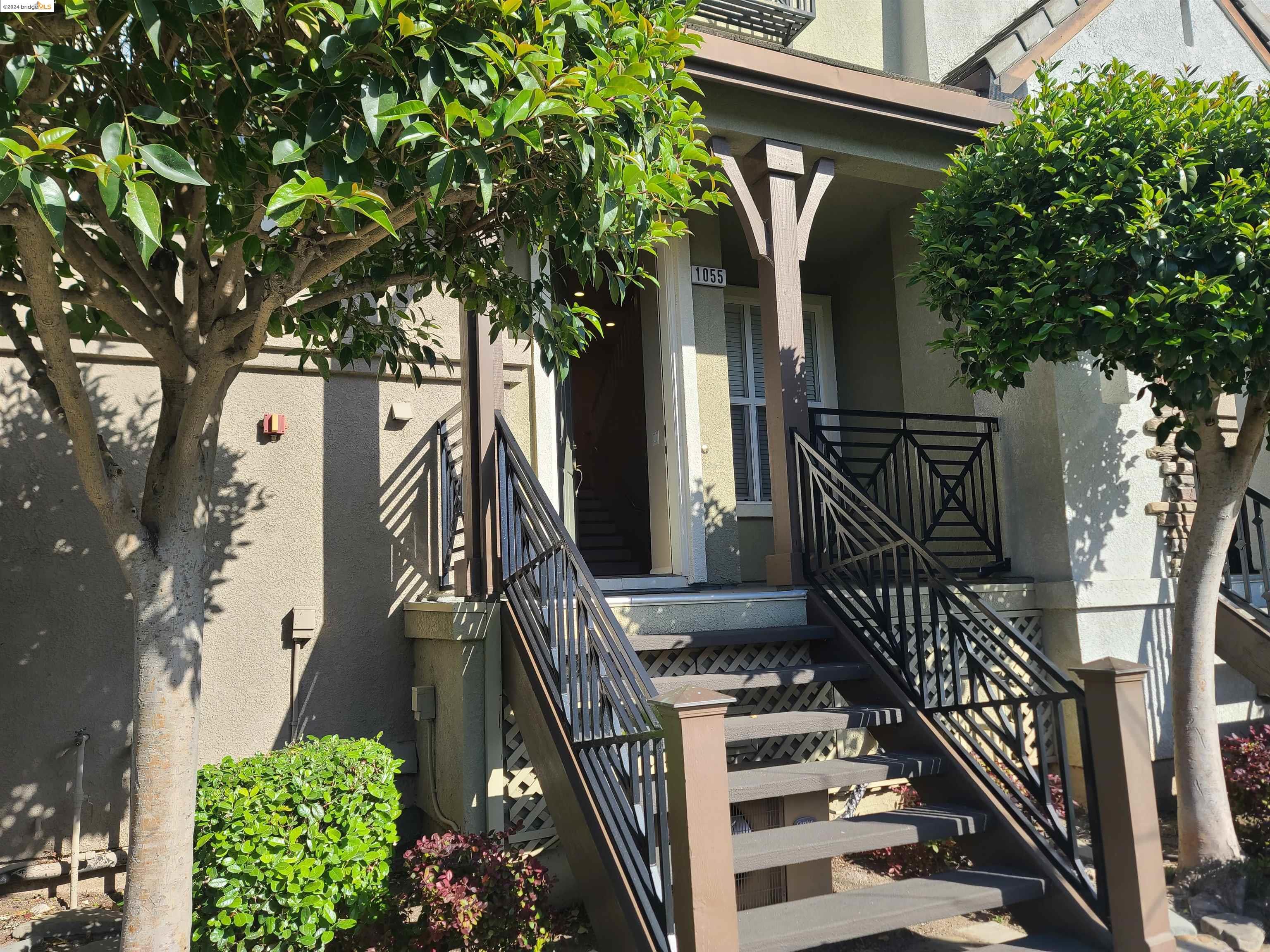 Detail Gallery Image 1 of 1 For 1055 Yates Way, San Mateo,  CA 94403 - 3 Beds | 2/1 Baths