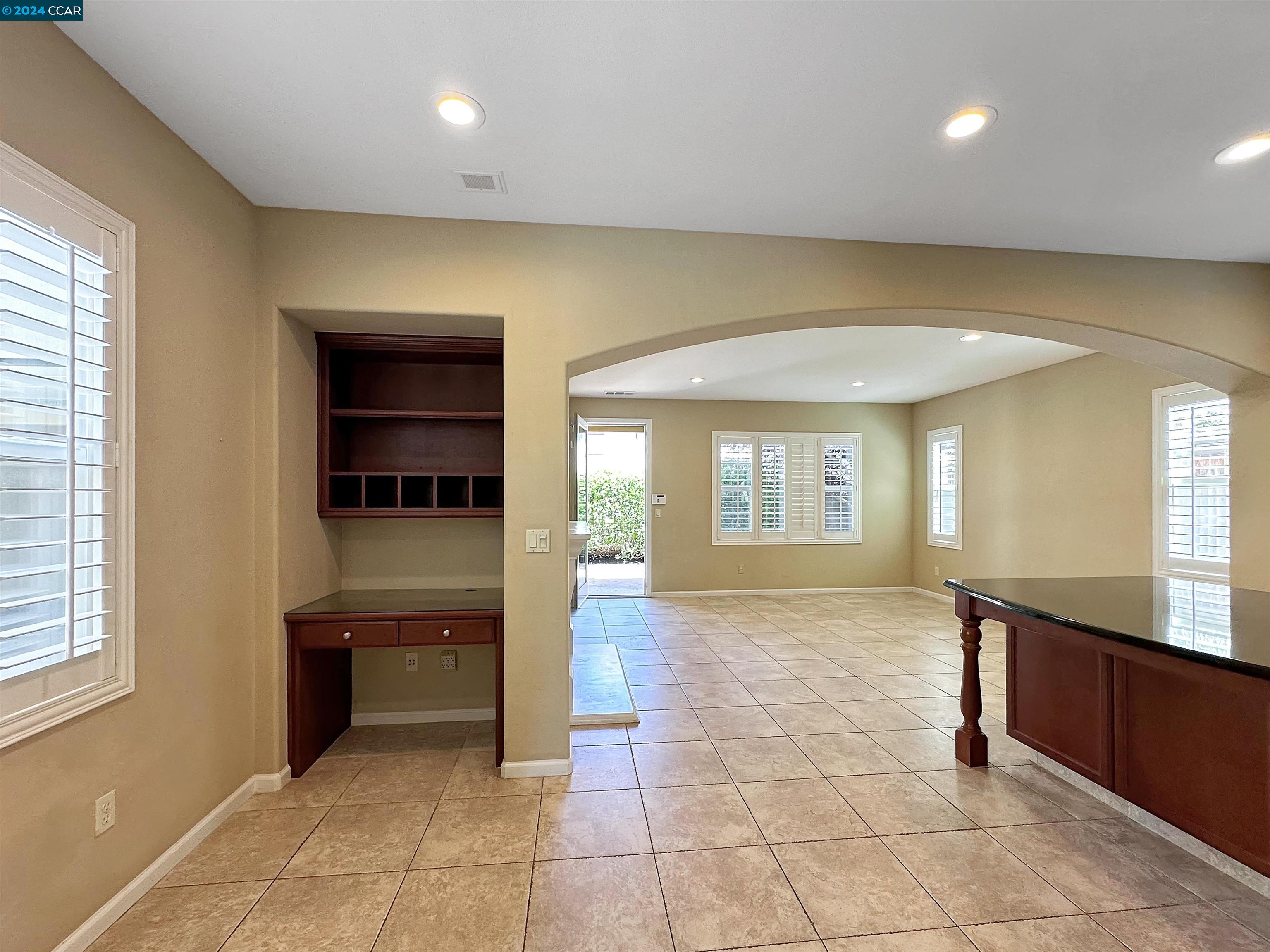 Detail Gallery Image 14 of 30 For 824 Griffon Ct, Danville,  CA 94506 - 4 Beds | 3/1 Baths