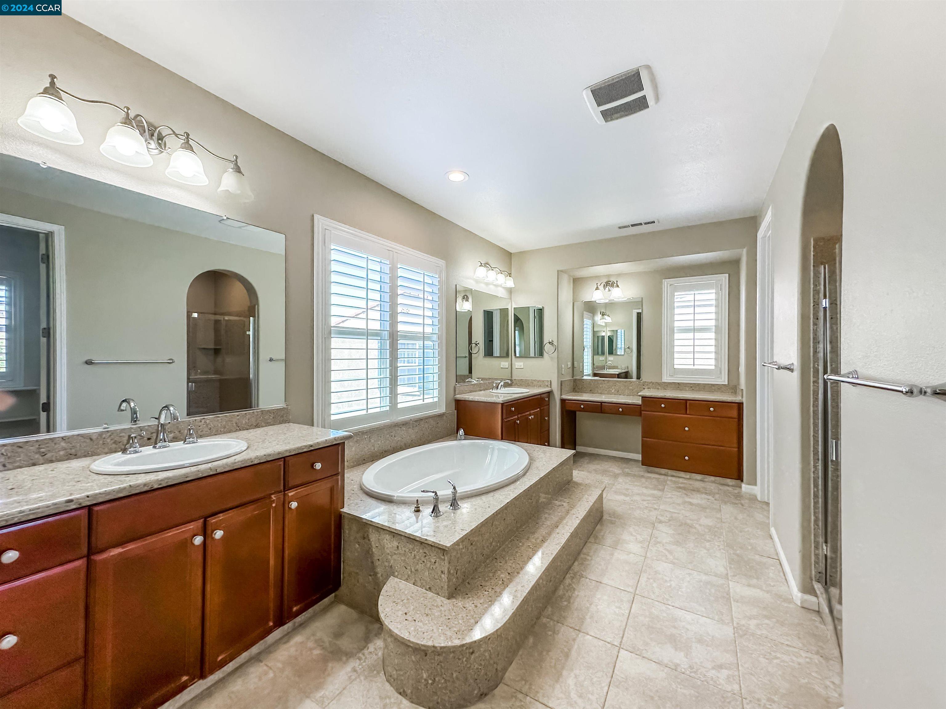 Detail Gallery Image 20 of 30 For 824 Griffon Ct, Danville,  CA 94506 - 4 Beds | 3/1 Baths
