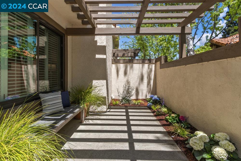 Detail Gallery Image 3 of 43 For 588 Churchill Downs Ct., Walnut Creek,  CA 94597-7601 - 3 Beds | 2/1 Baths