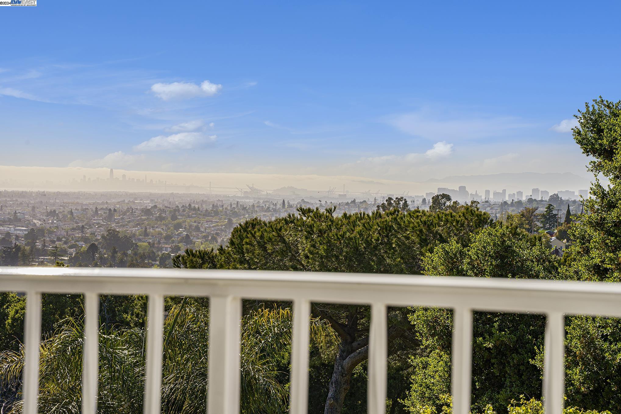 Detail Gallery Image 12 of 31 For 7501 Sunkist Drive, Oakland,  CA 94605 - 3 Beds | 2 Baths