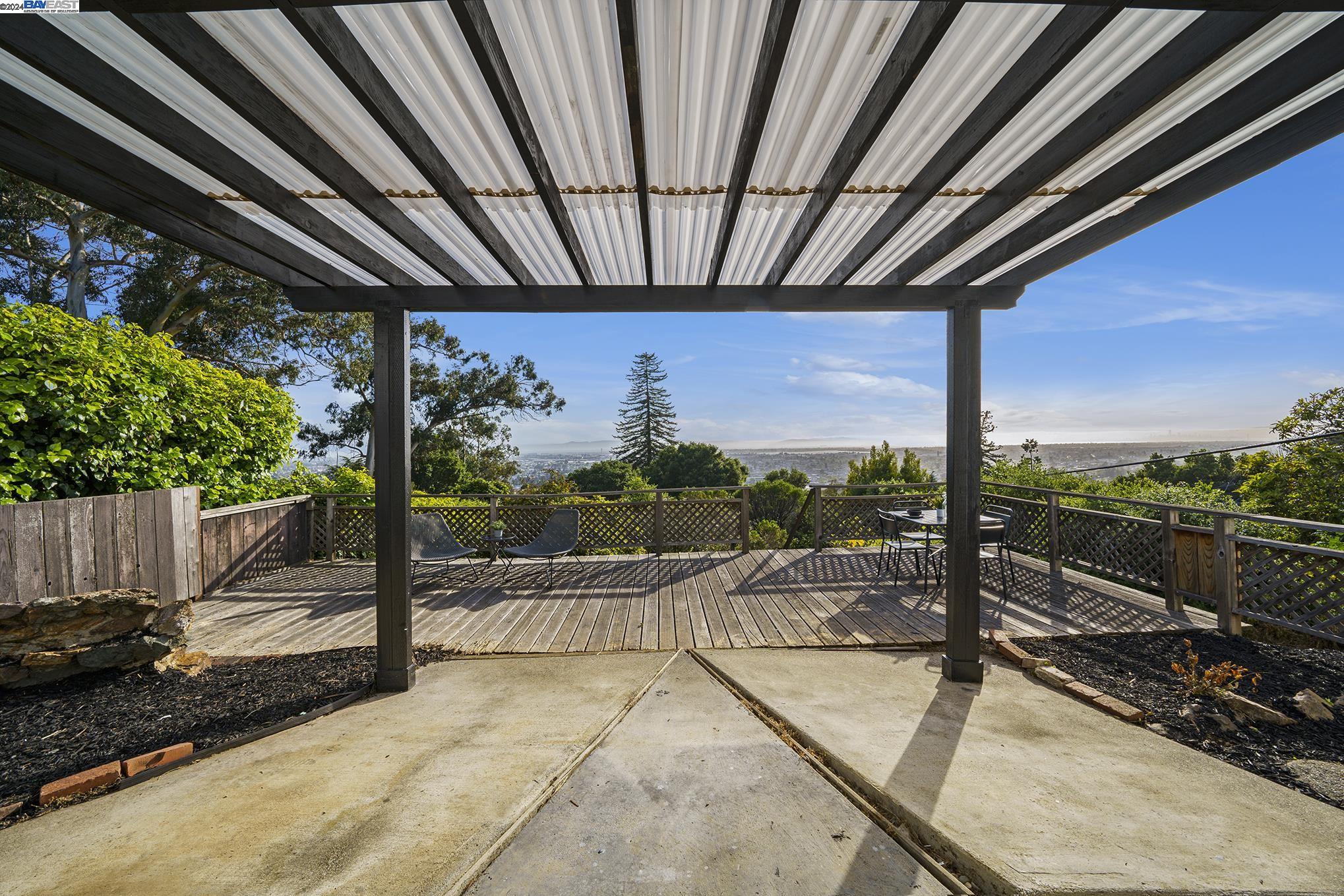 Detail Gallery Image 26 of 31 For 7501 Sunkist Drive, Oakland,  CA 94605 - 3 Beds | 2 Baths