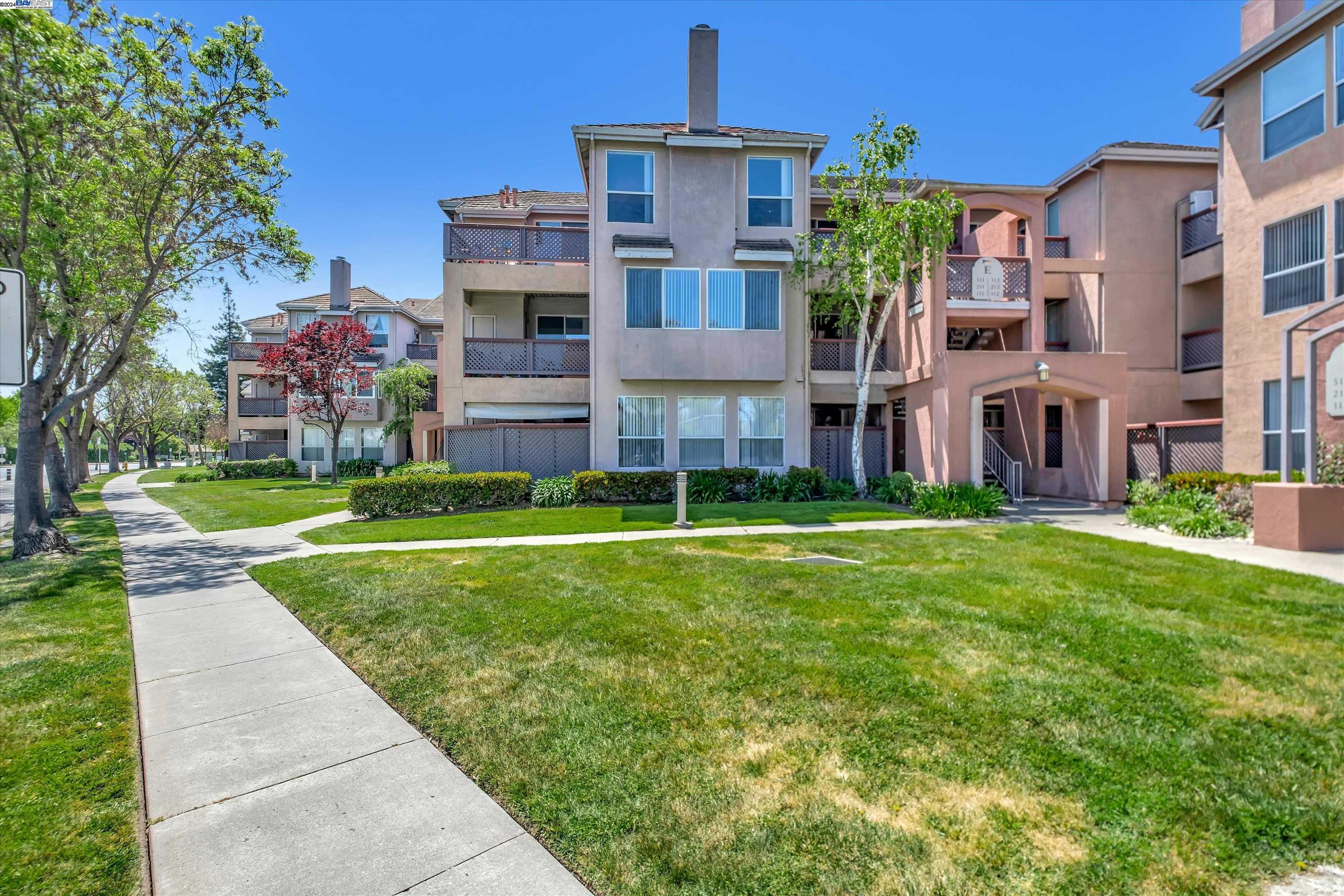 Detail Gallery Image 2 of 35 For 3695 Stevenson Blvd #211,  Fremont,  CA 94538 - 2 Beds | 2 Baths